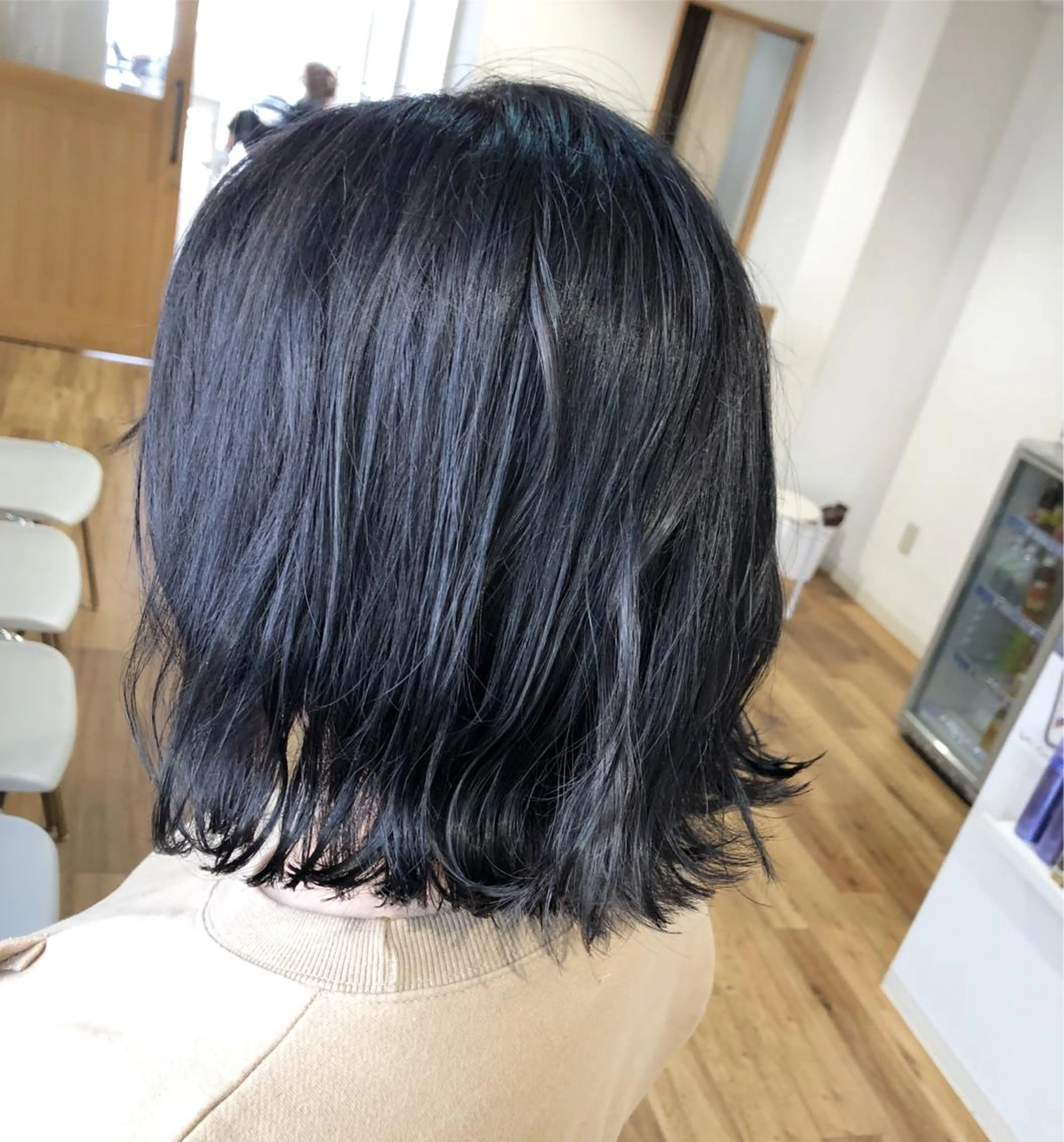 ショート カラー 黒髪 ブルーカラー ブルーブラック カット ヘアカラー トリートメント Le/a谷町 野上幹太のヘアスタイル
