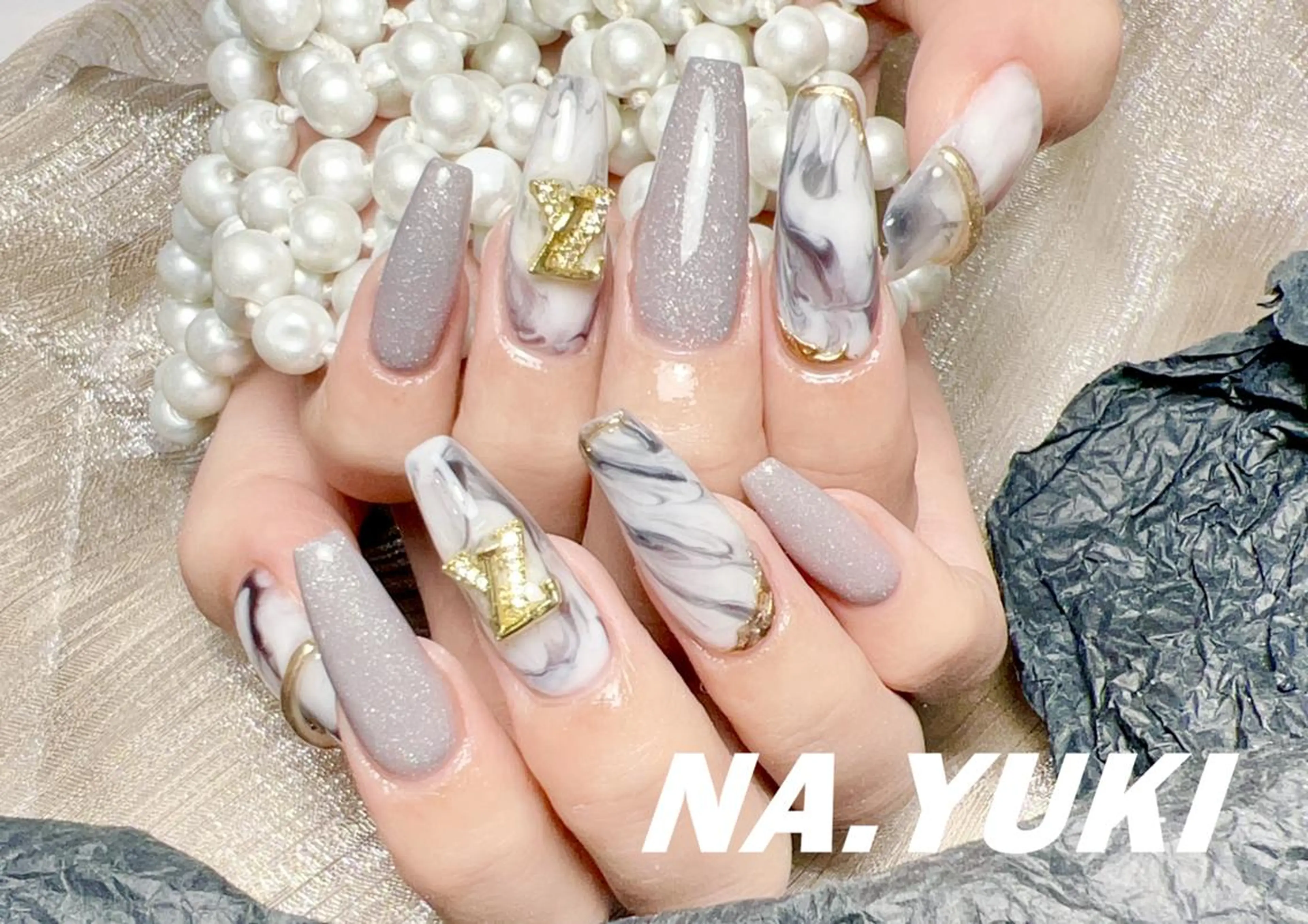 ネイル ハンドネイル ハンドケア 🌷 Mooning 🌷のネイルデザイン