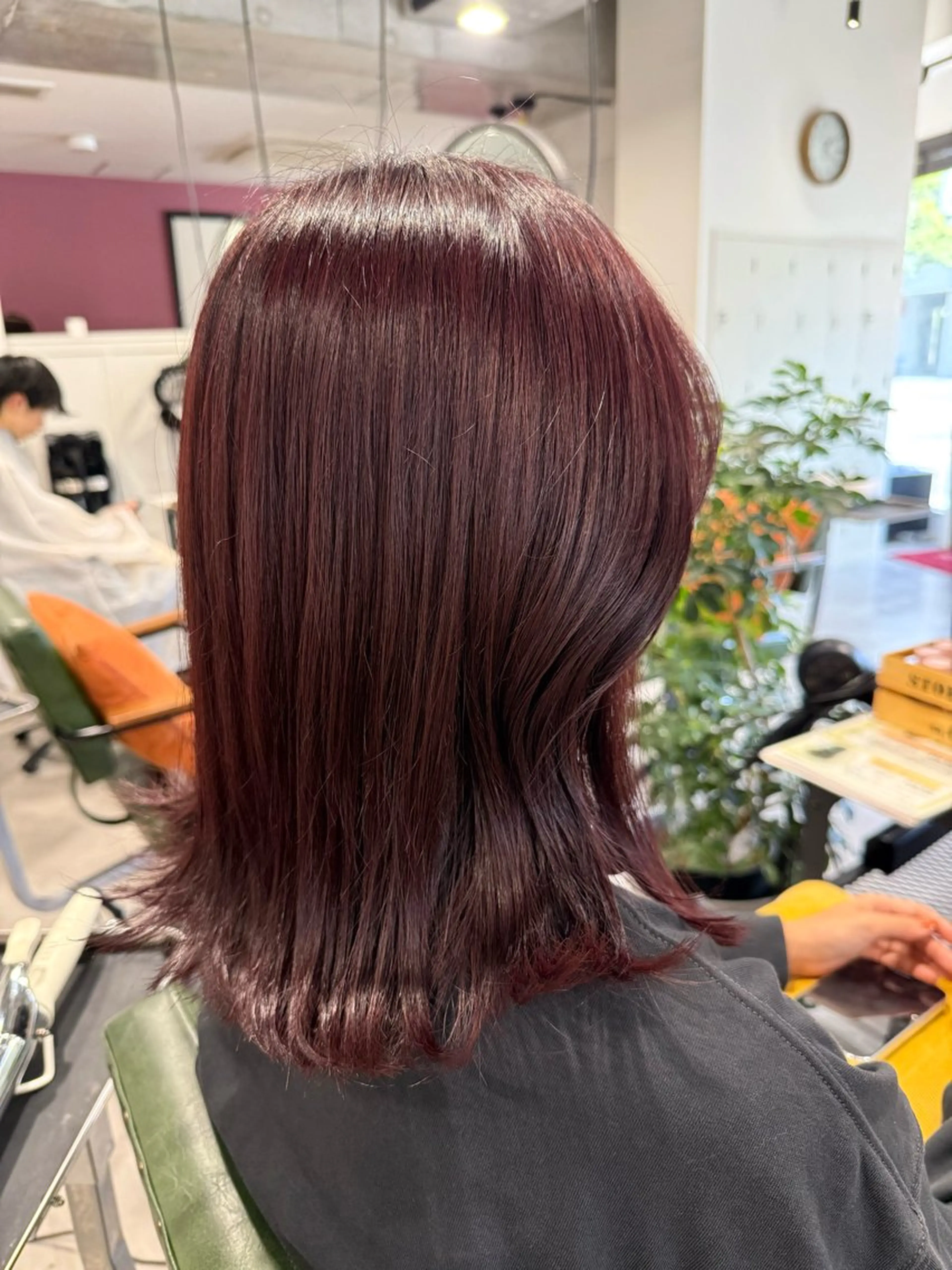 【透明感＆ツヤ感✨️】アディクシーカラー＋リペアTRの写真