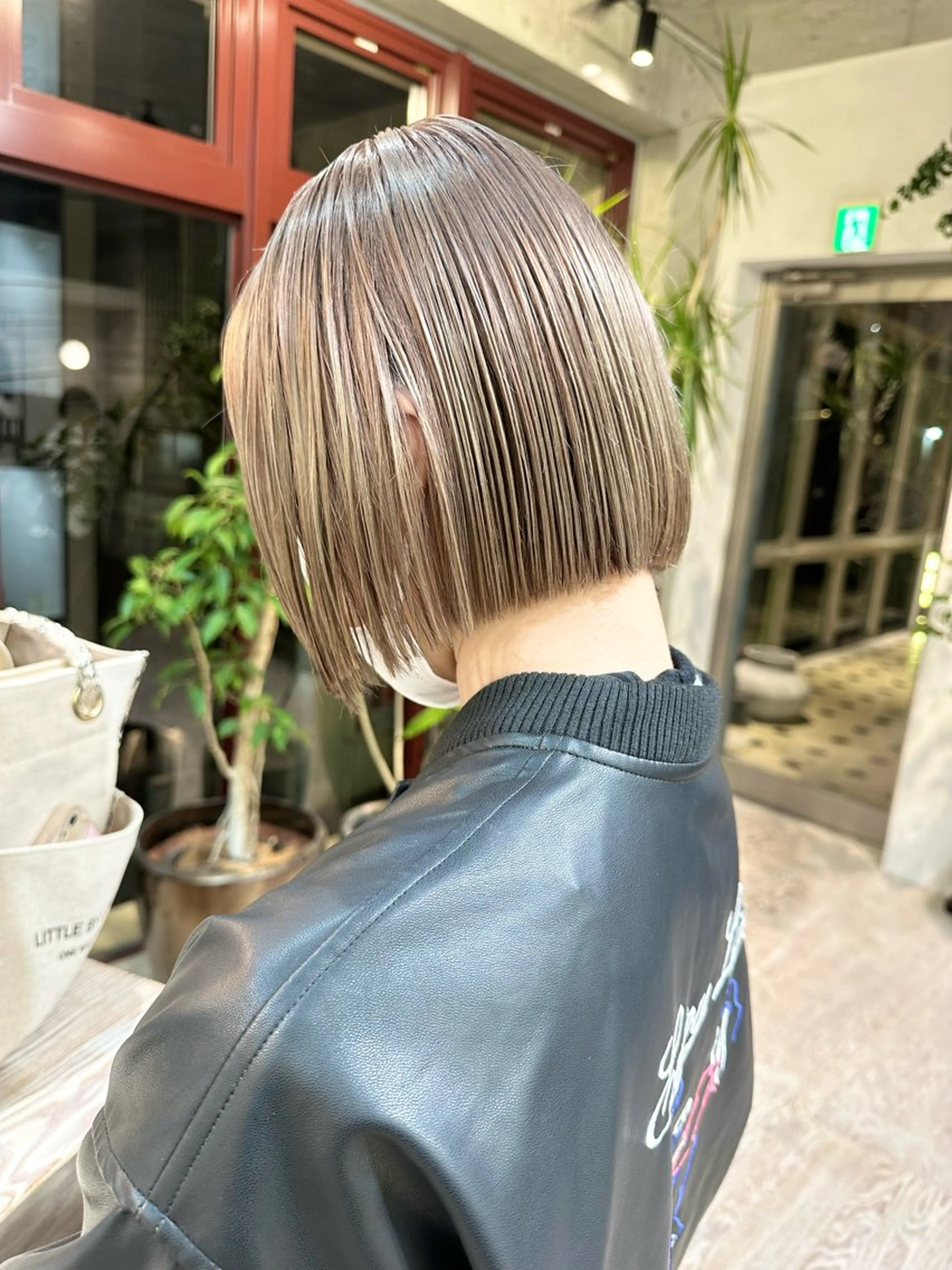 ショート カラー kai .のヘアスタイル