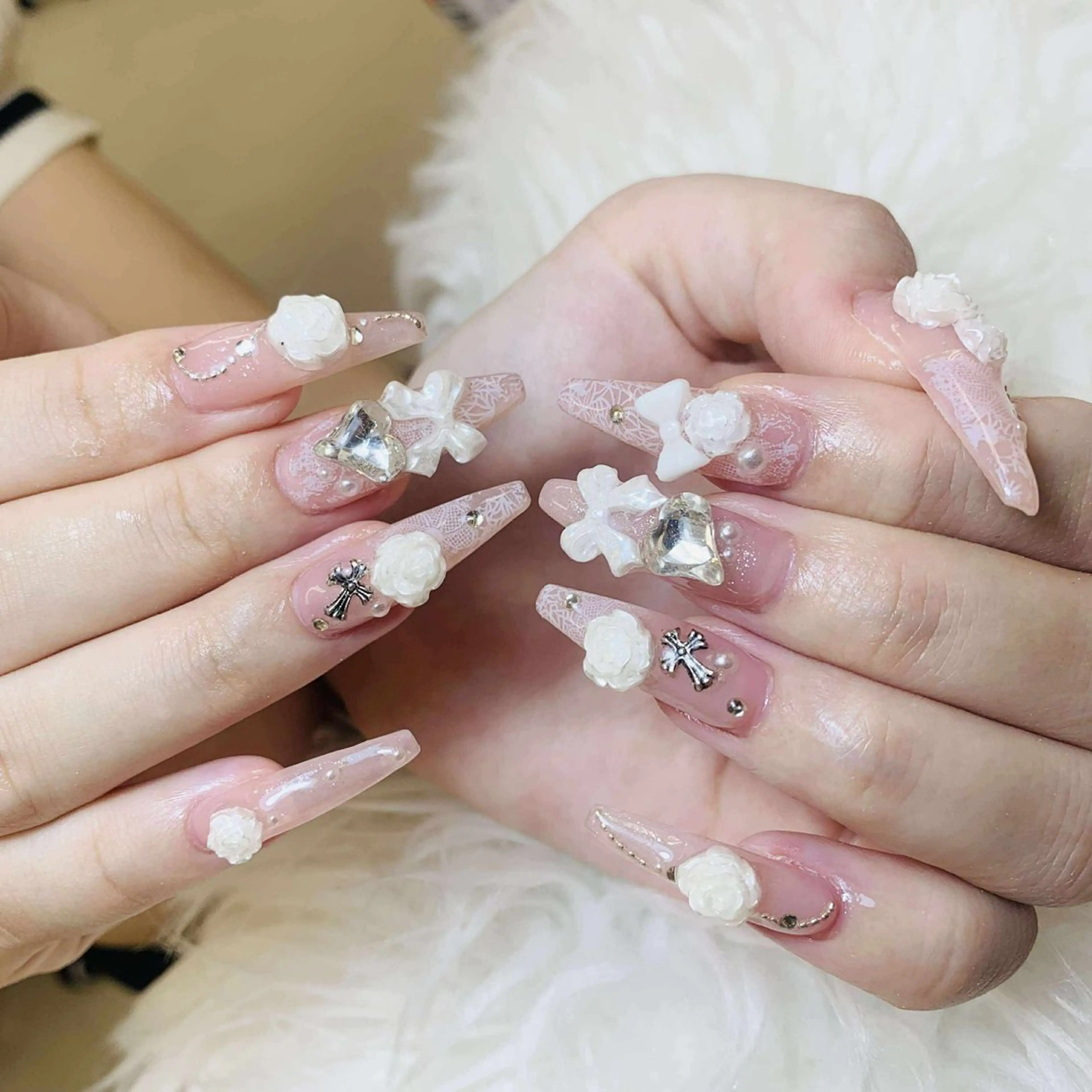 ネイル チークネイル 長さ出し フレンチネイル ジェルネイル ガラスフレンチ anh nail anne🤍のネイルデザイン