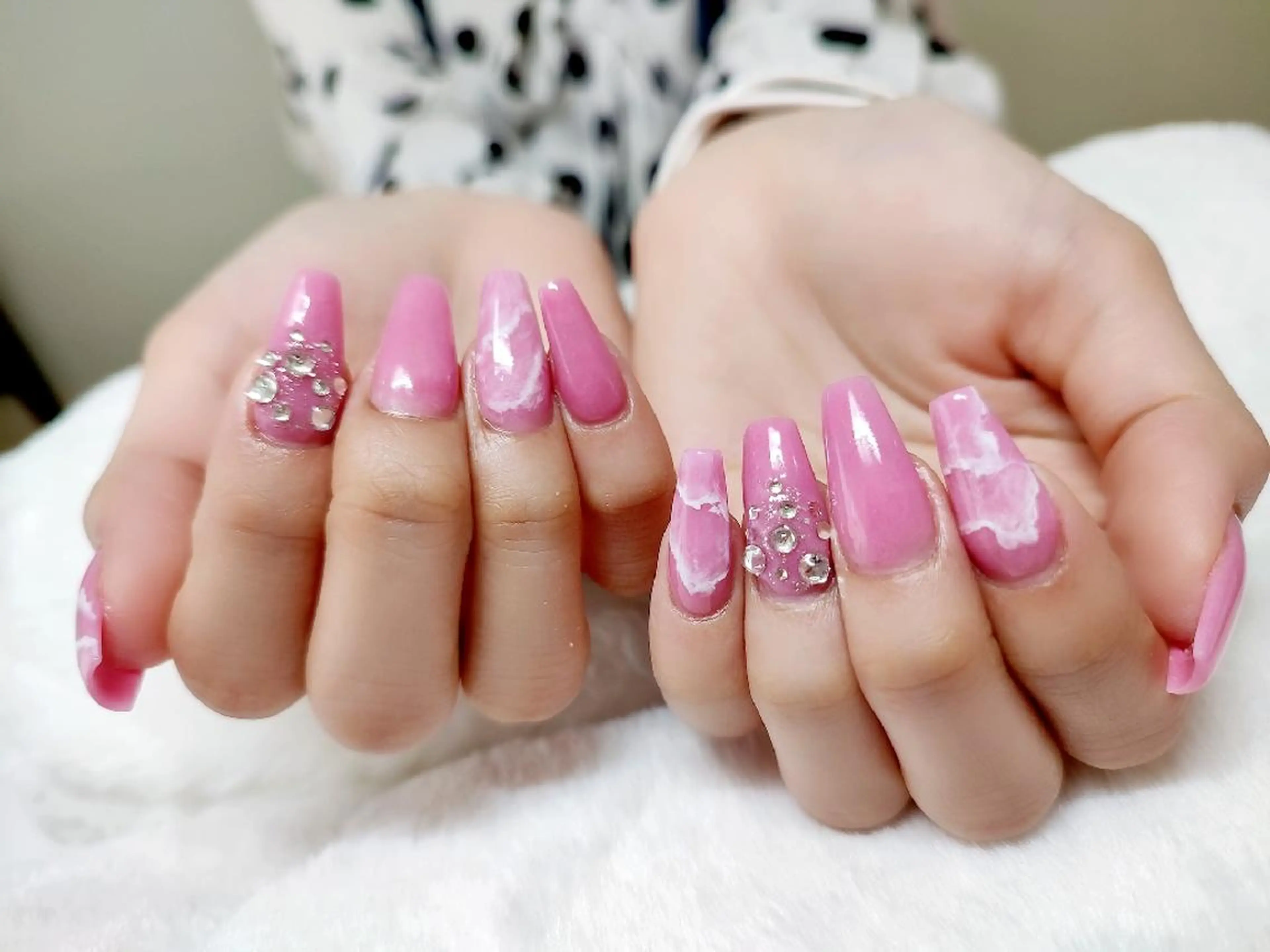 ネイル スカルプネイル 夏ネイル ハンドネイル RUNWAY 　　の眉毛・アイブロウイメージ