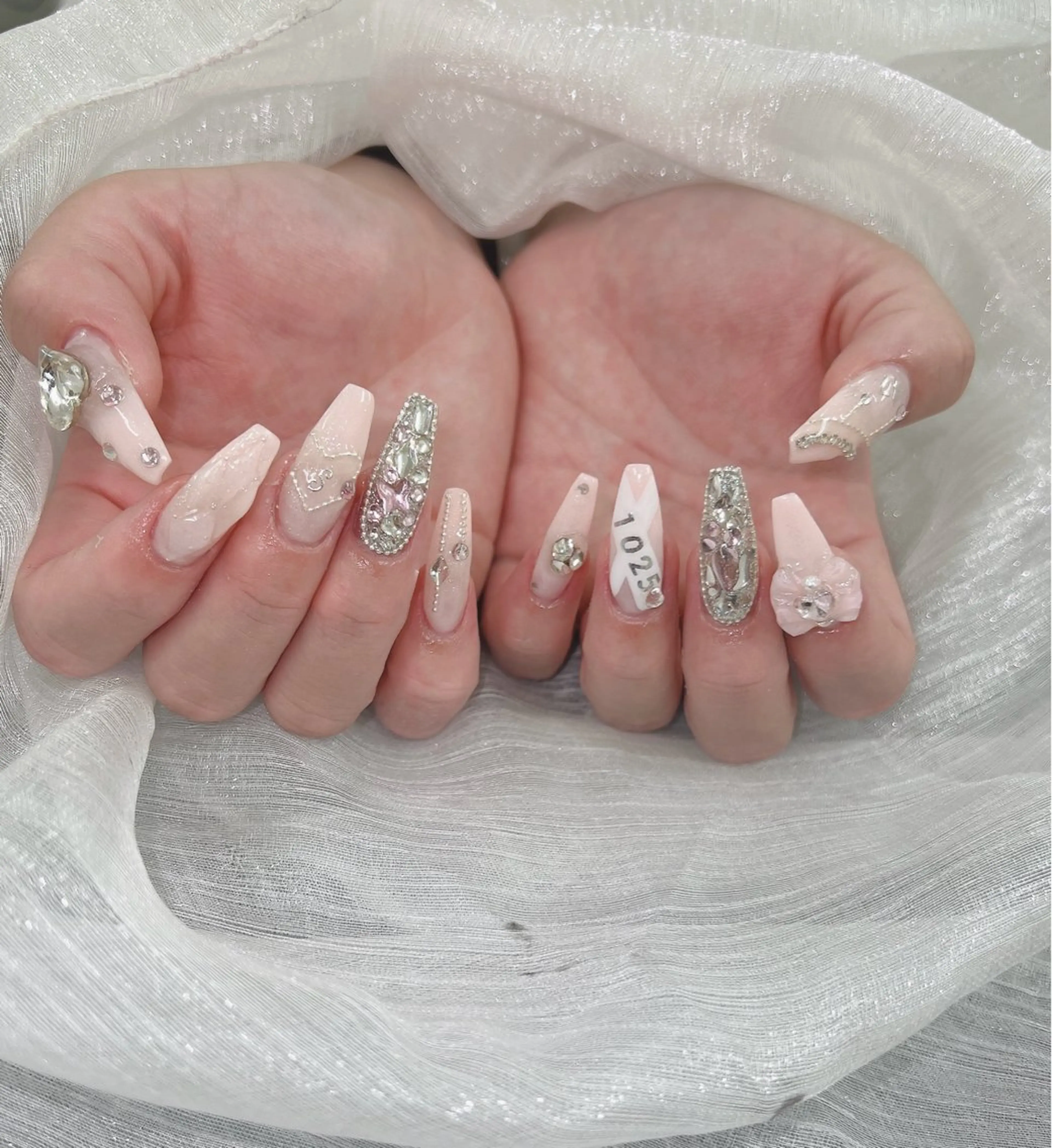 ネイル フレンチネイル ガラスフレンチ グラデーション マグネットネイル ミラーネイル Lee Nailsのネイルデザイン