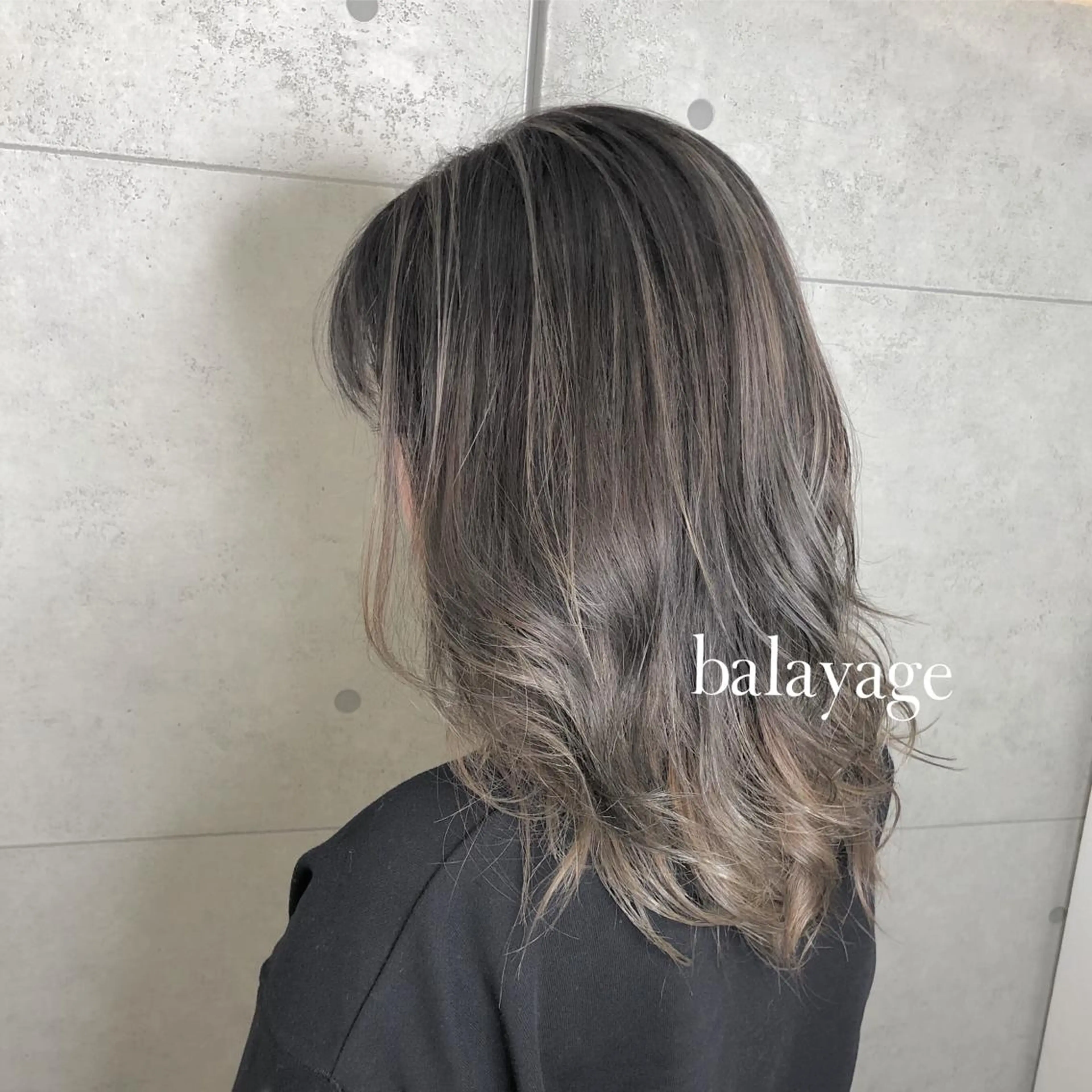 ミディアム 岸川 恭子のヘアスタイル