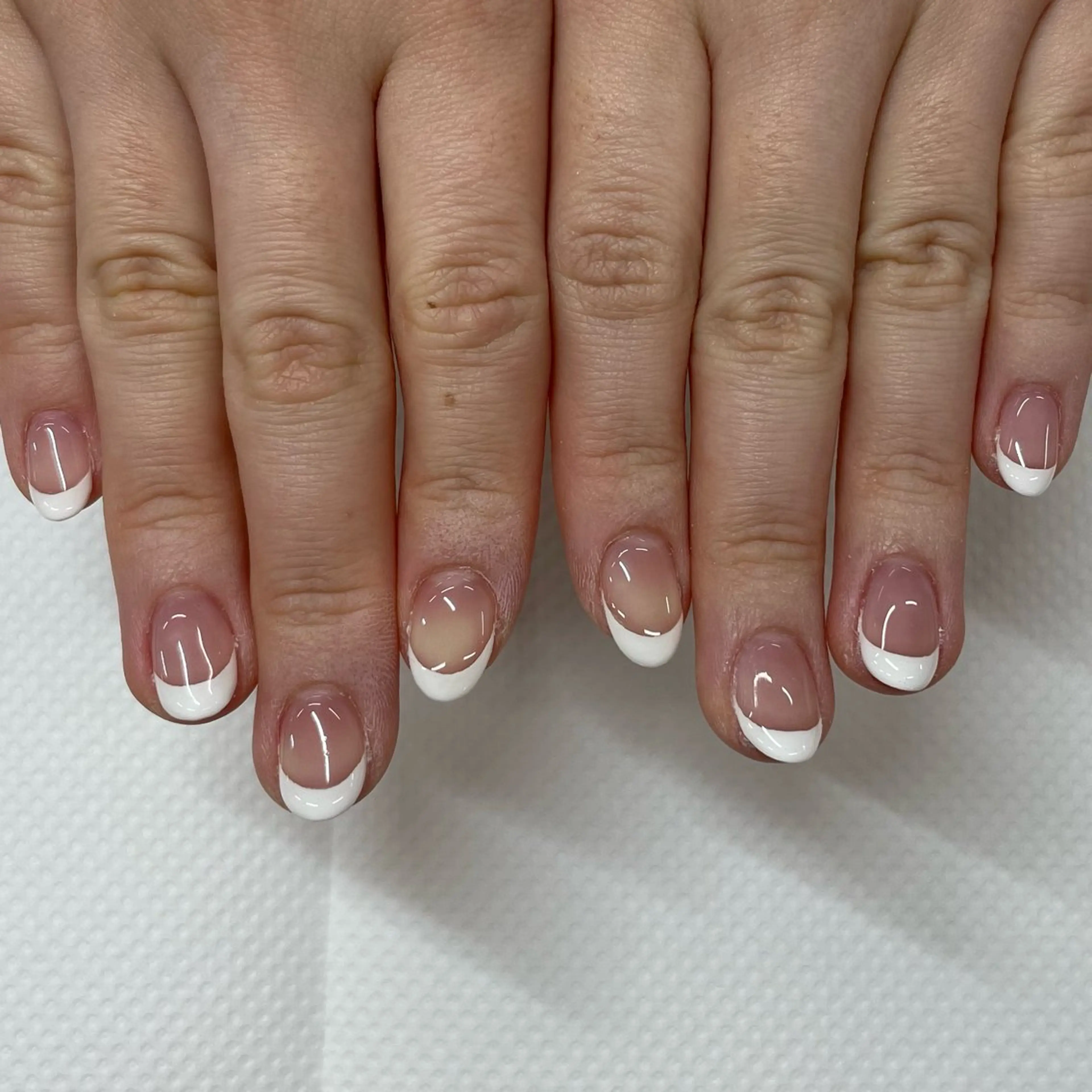 ネイル フレンチネイル MAXKELLY HATSUNEのネイルデザイン