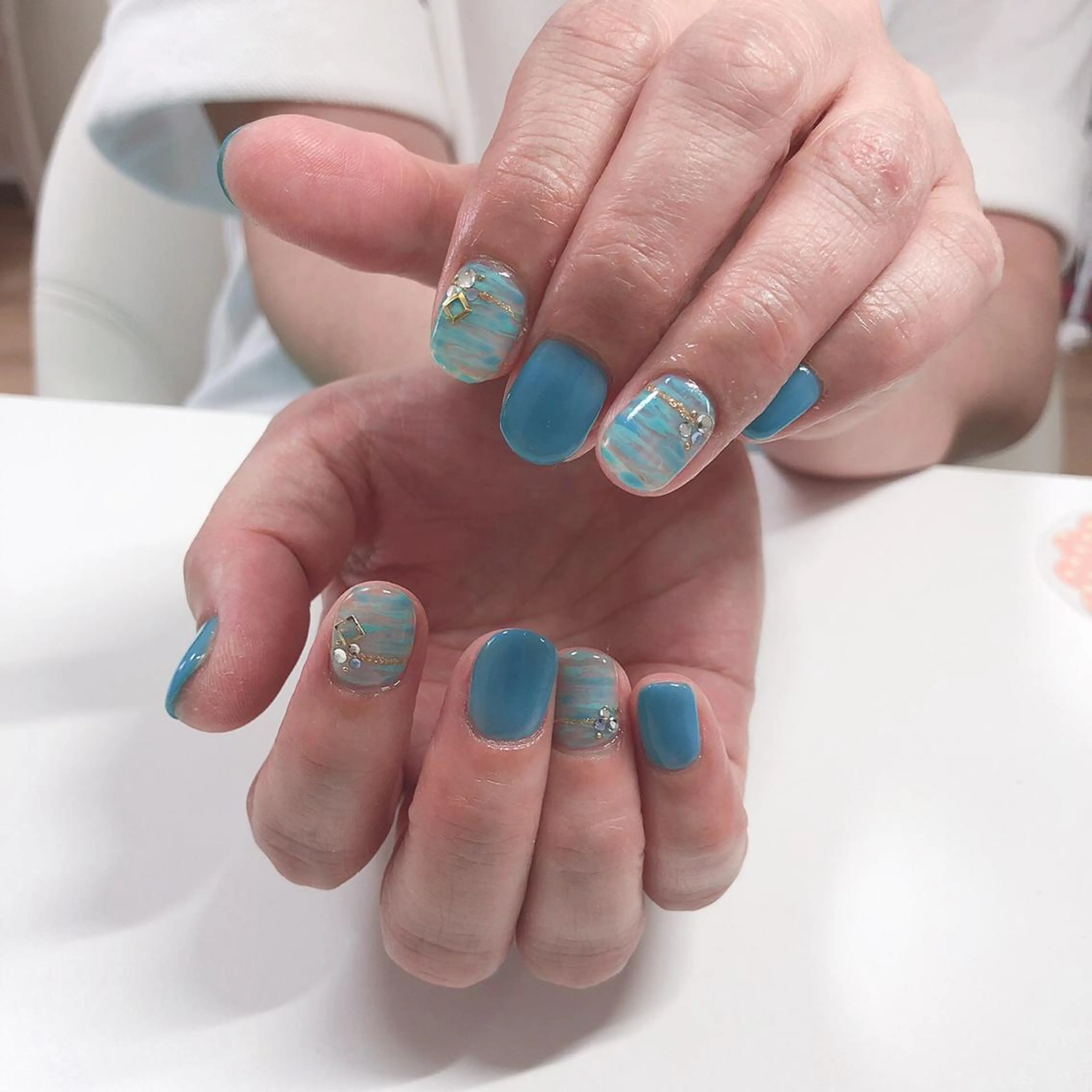 ネイル アートネイル 長さ出し フットネイル グリーン ニュアンスネイル Lily Roseスタッフ一同のマツエク・マツパデザイン