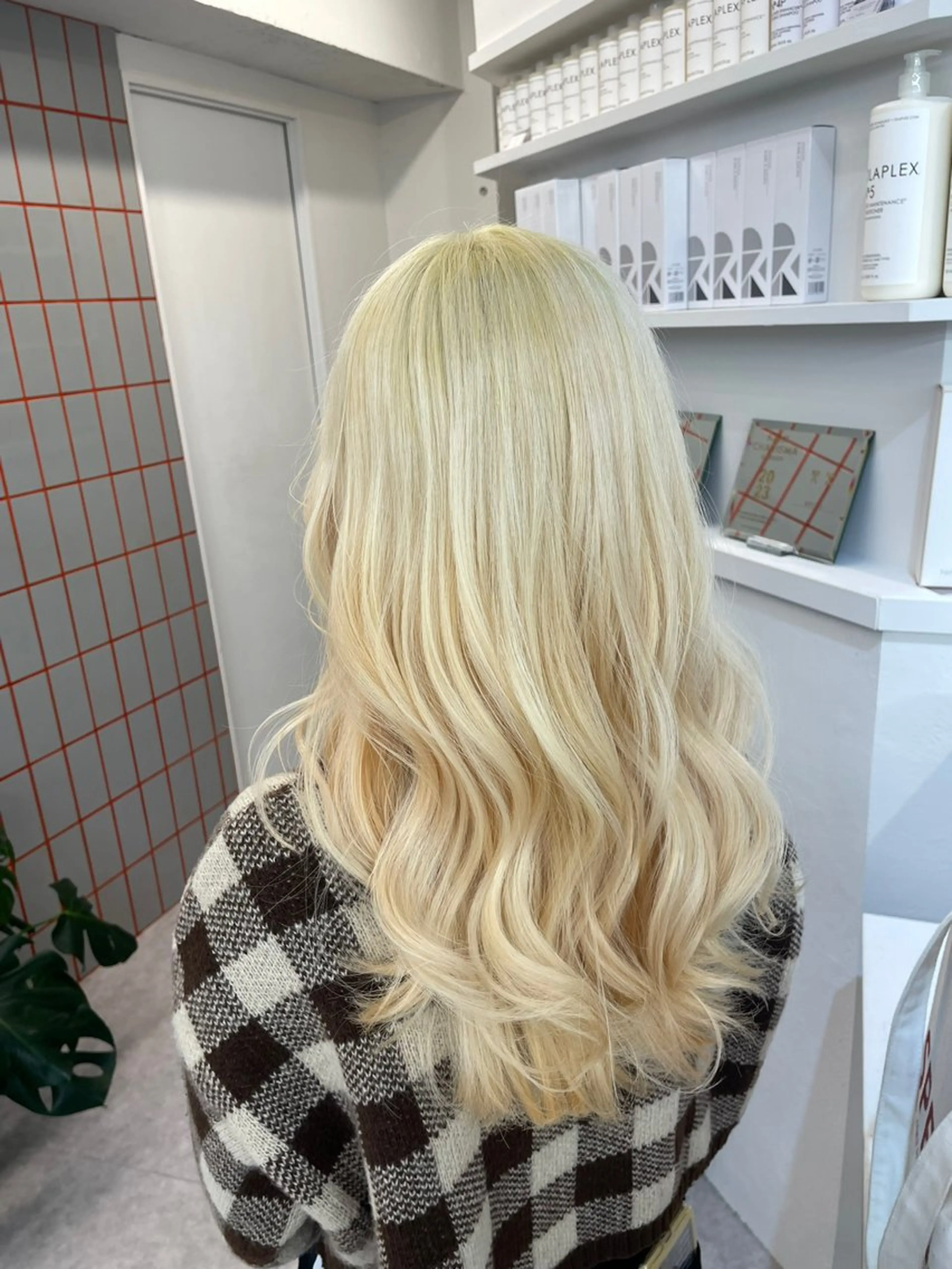 ロング 韓国ハイトーン🦋 hikariのヘアスタイル