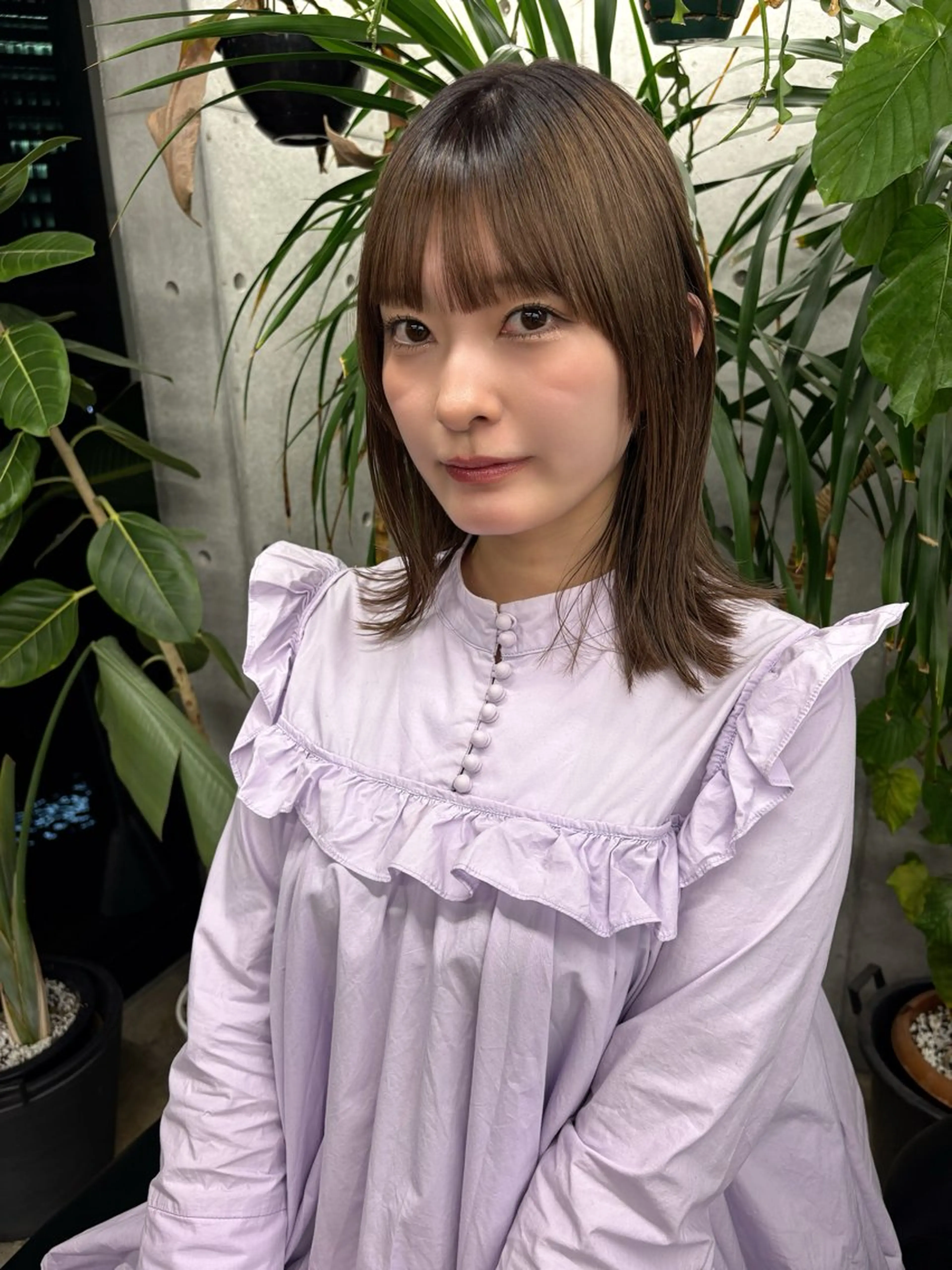 ミディアム カラー ボブレイヤー ボブ レイヤーカット カット ヘアカラー トリートメント 似合わせカット レイヤーボブウルフのヘアスタイル