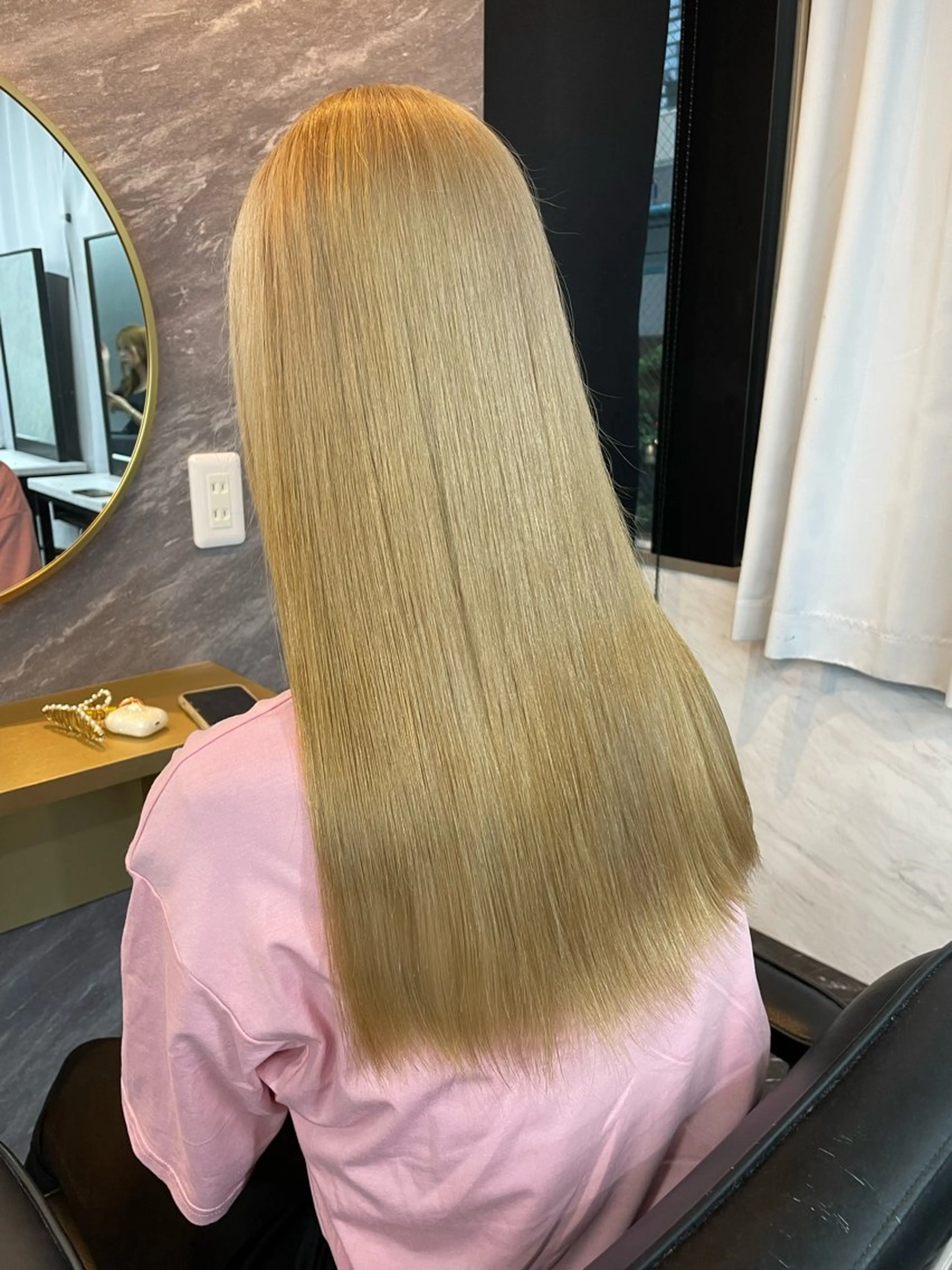 ロング カラー ベージュカラー ミルクティーベージュ ヘアカラー トリートメント Ria OSAKA　梅田所属・マリカ🦋韓国 ハイトーン/エクステのヘアスタイル