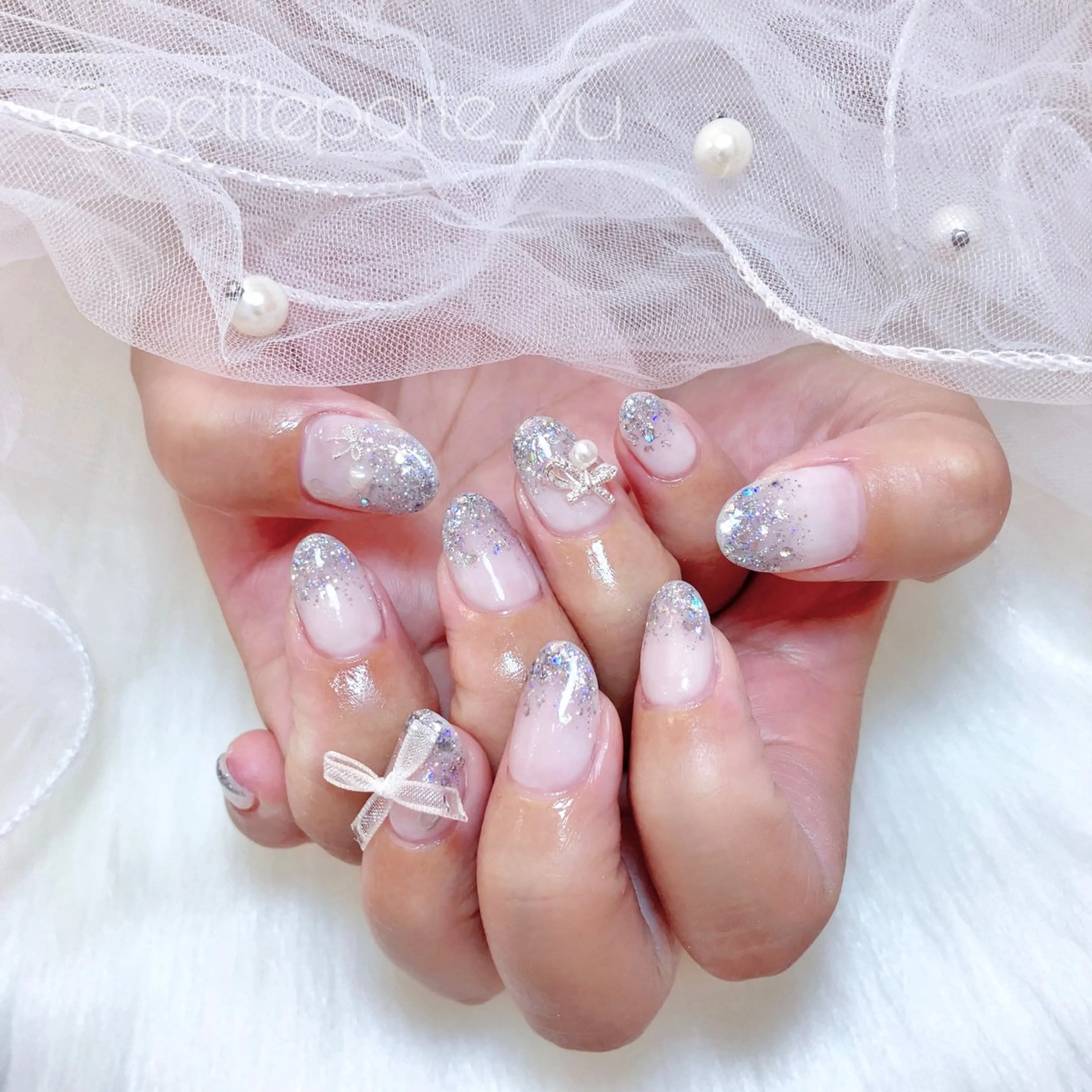 ネイル アートネイル ジェルネイル ラメ(グリッター) ラメグラデーション シルバー ハンドネイル nailsalon petite porte所属・petite porteのネイルデザイン