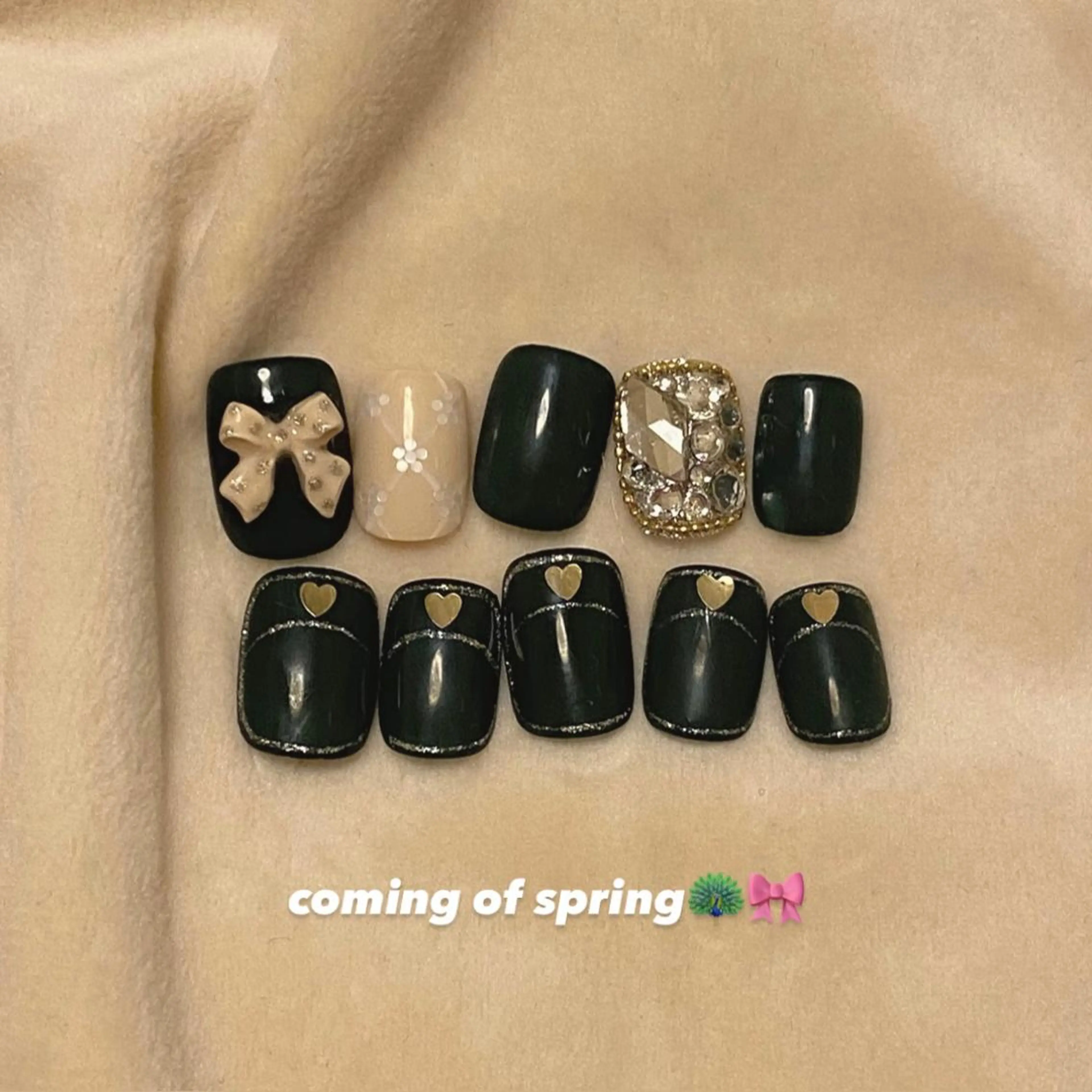 ネイル ガーリー グリーン 春ネイル nail salon charmのネイルデザイン