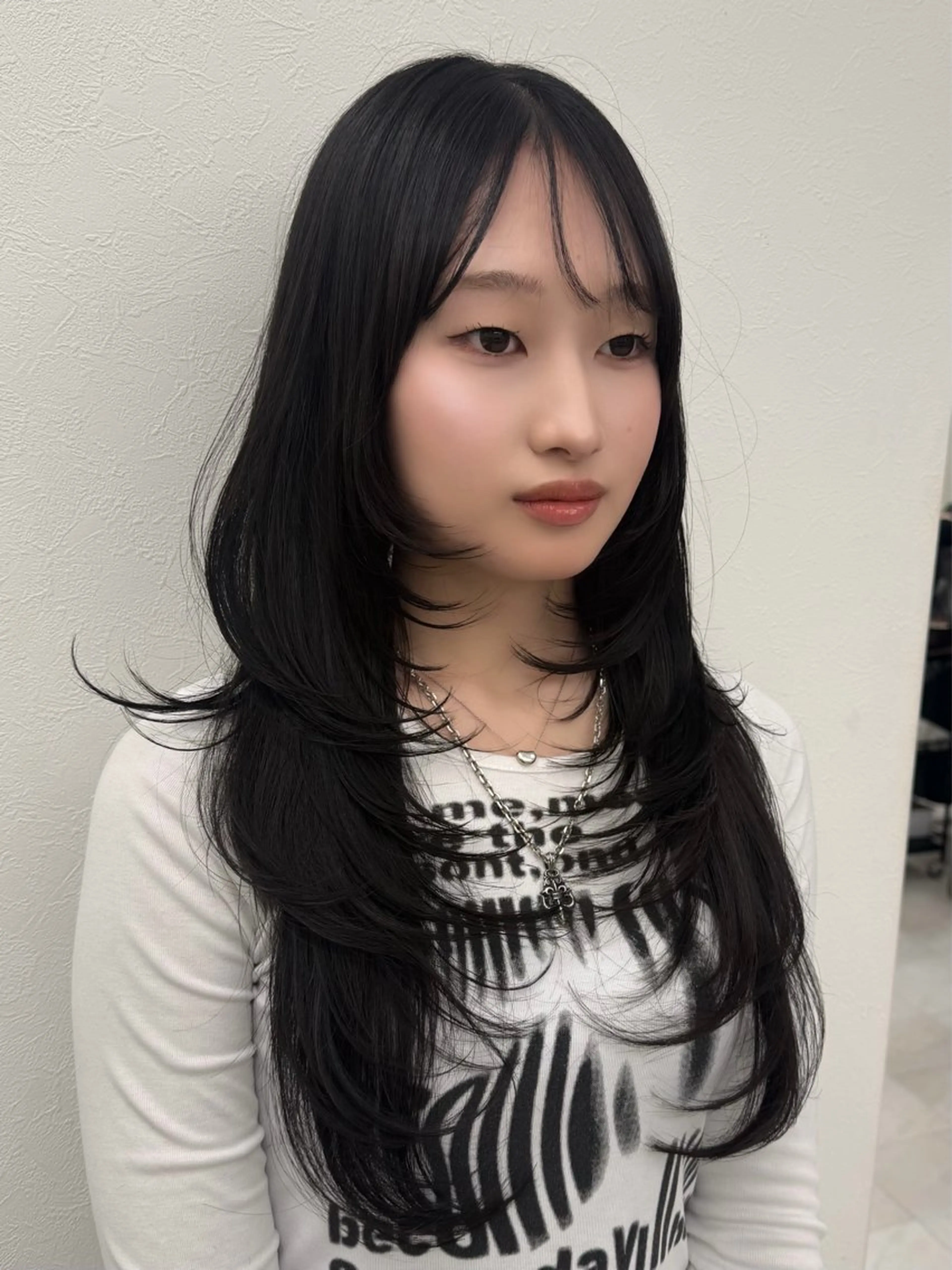 ロング くびれヘア 顔周りカット ハッシュカット ハイレイヤー 髪質改善 カット ヘアカラー トリートメント リコ ハッシュカット 韓国レイヤーのヘアスタイル