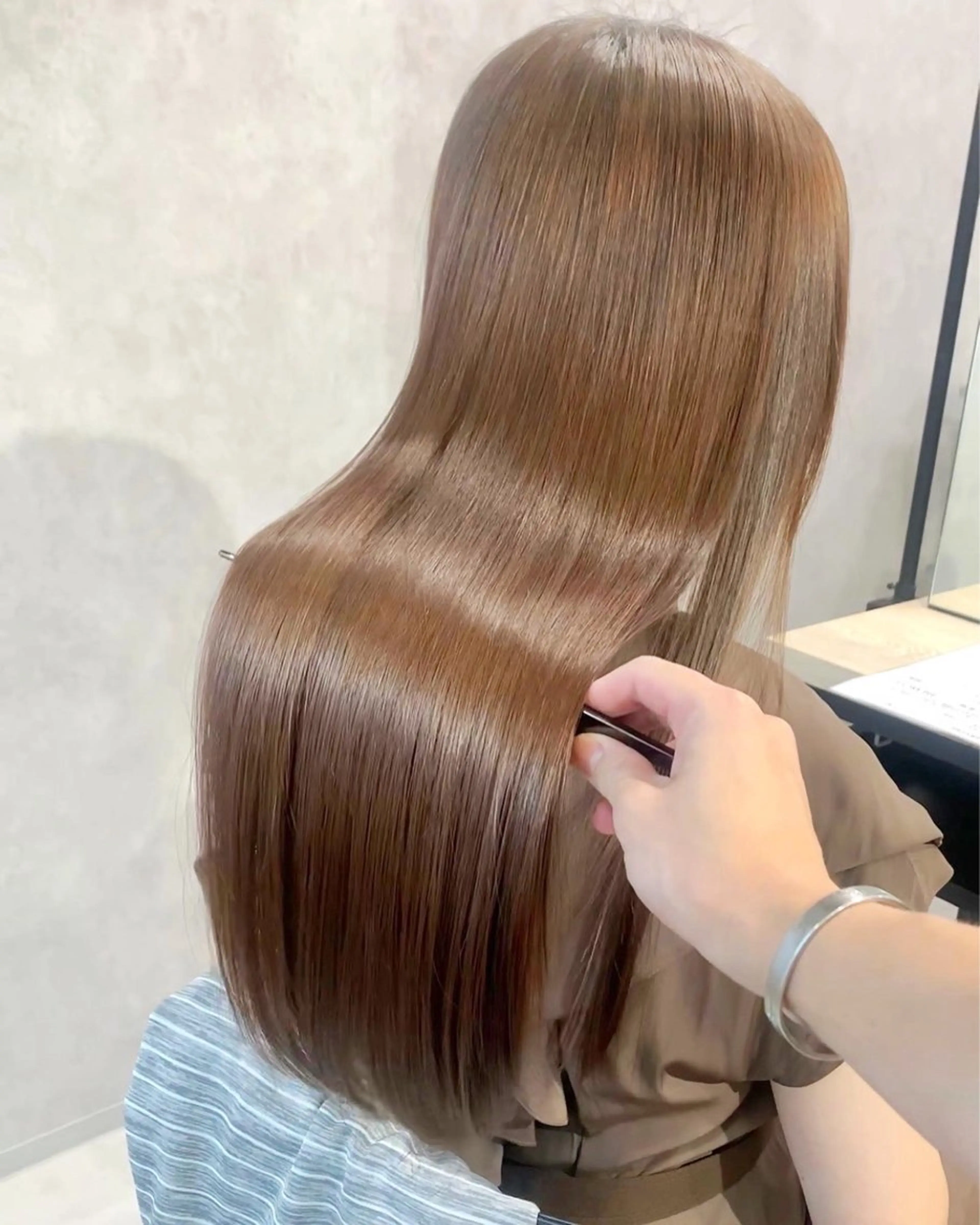 ロング LOWRL(ロウル)所属・💍縮毛矯正特化 🫧小山内寛季のヘアスタイル