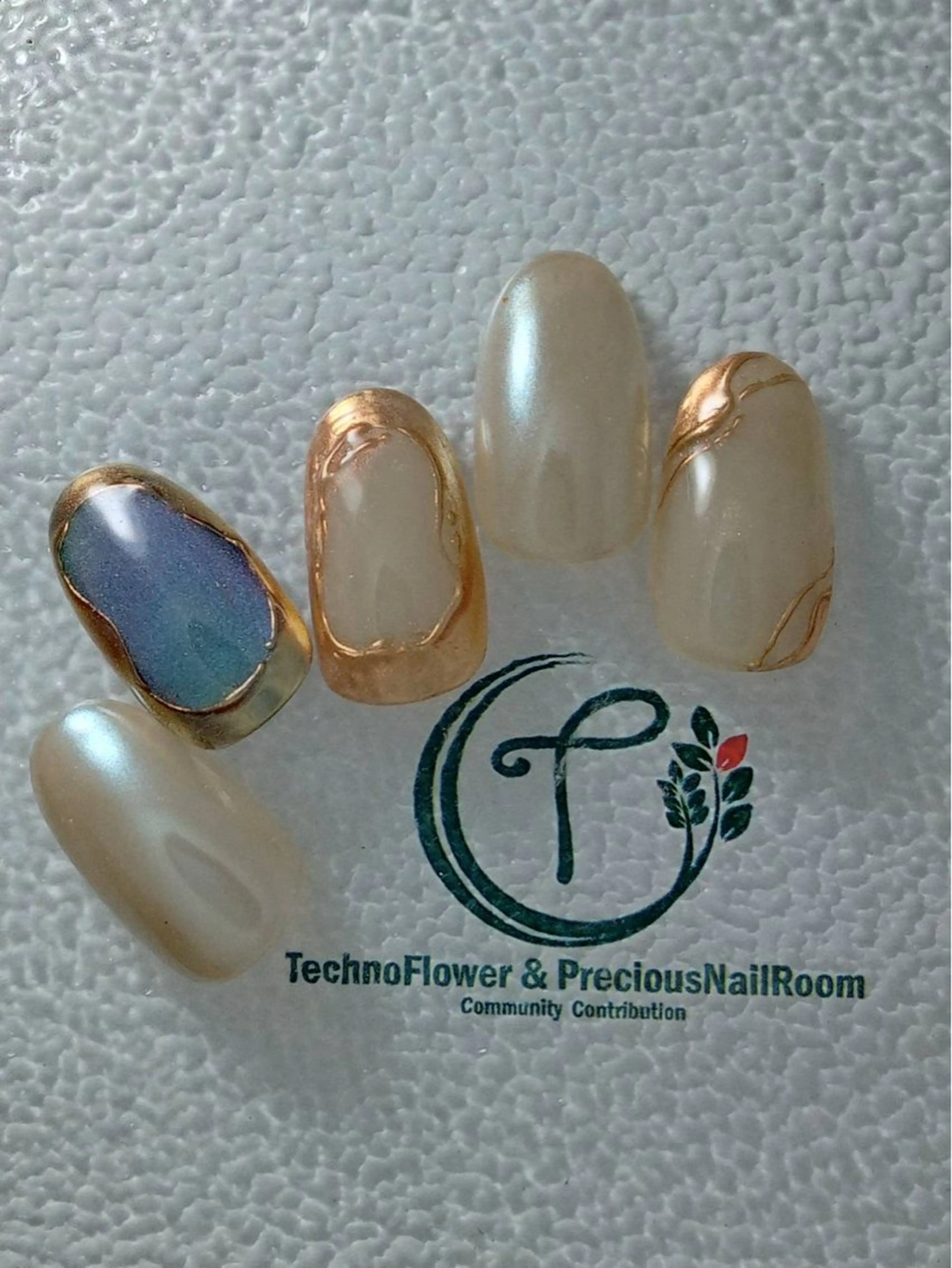 ネイル フラワーネイル ハンドネイル precious nail room所属・precious nail  roomのネイルデザイン