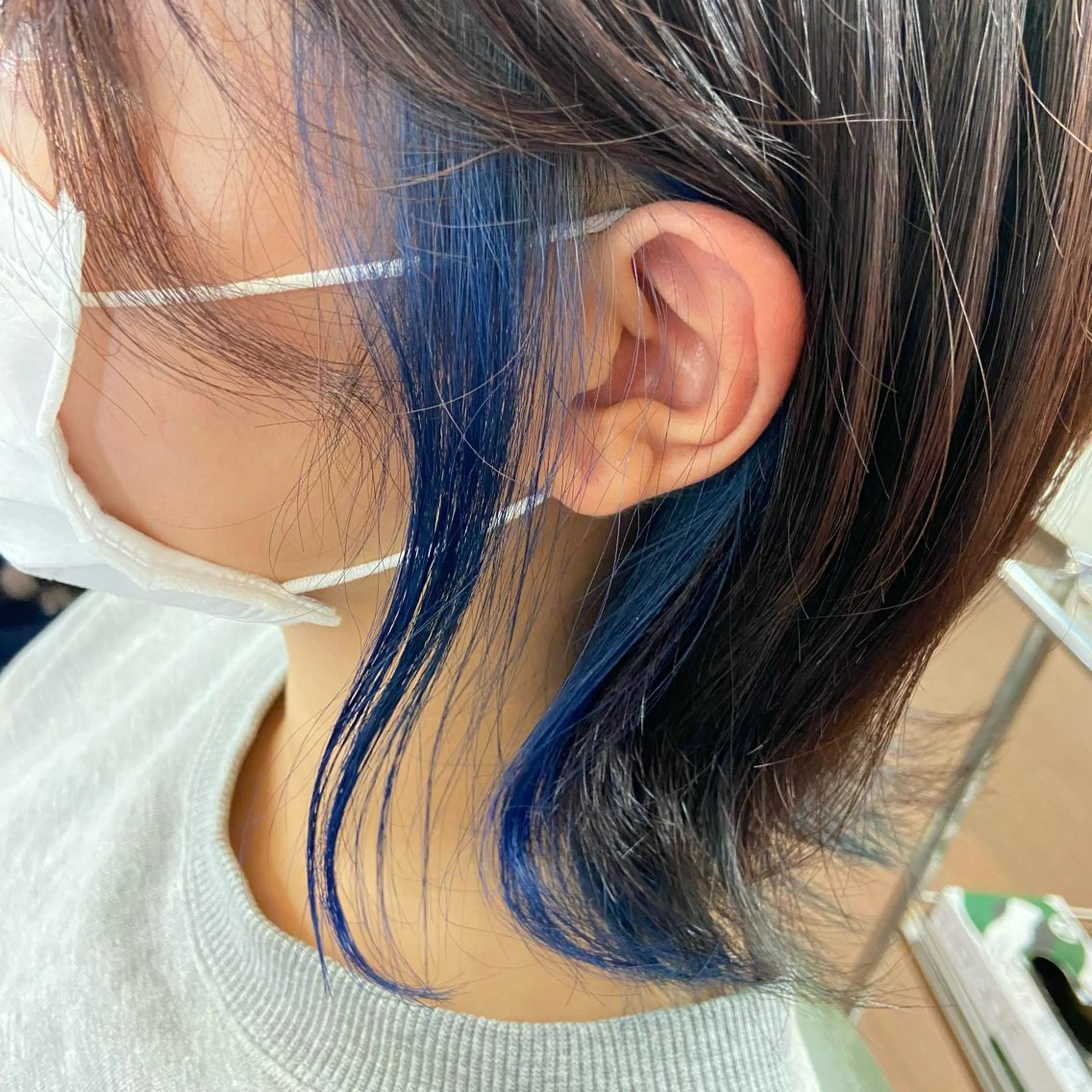 ミディアム カラー ブルーカラー イヤリングカラー バイオレットカラー インナーカラー指名 No.1菊池柊真のヘアスタイル