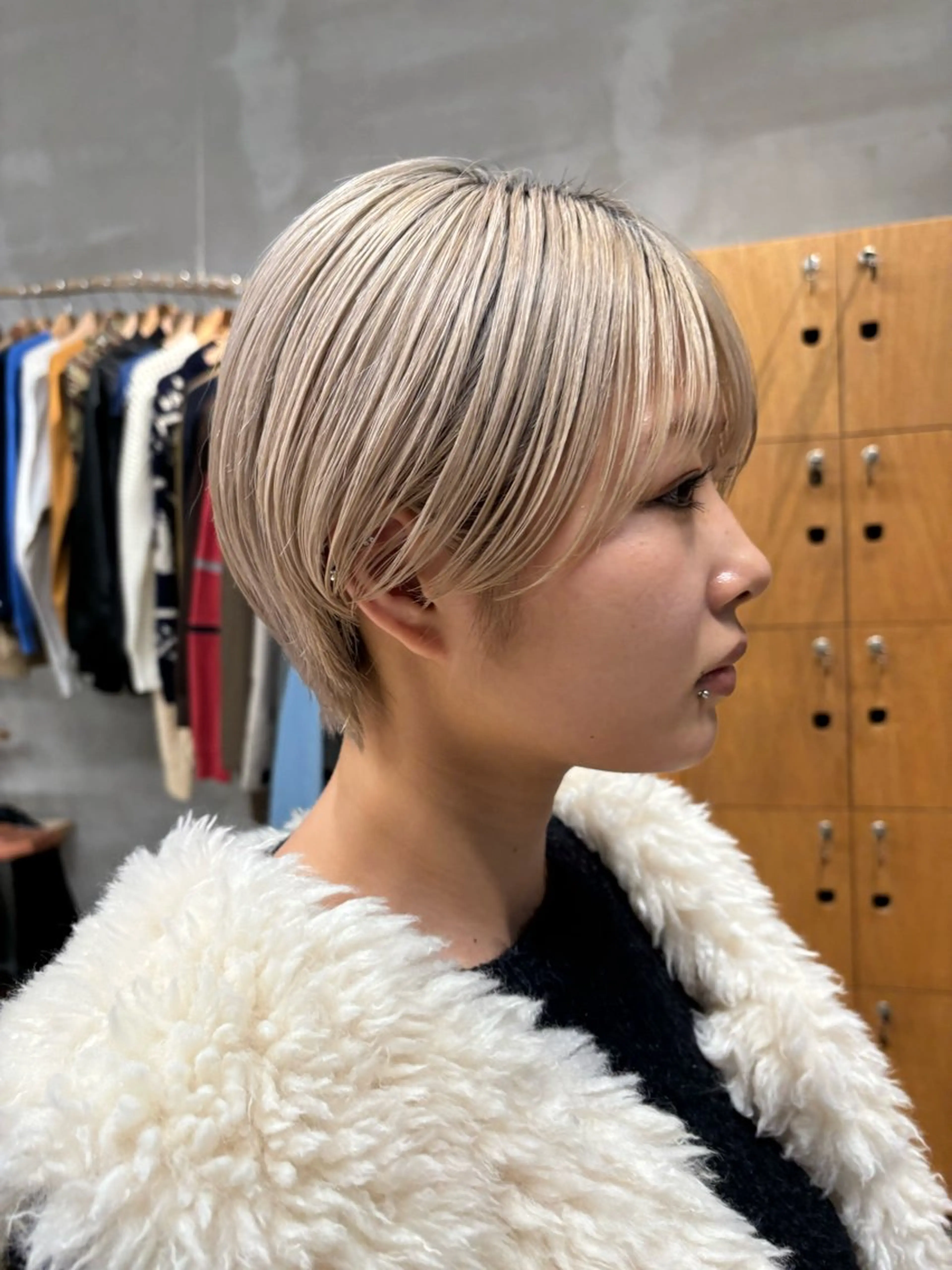 ショート カラー wewe: momoeのヘアスタイル