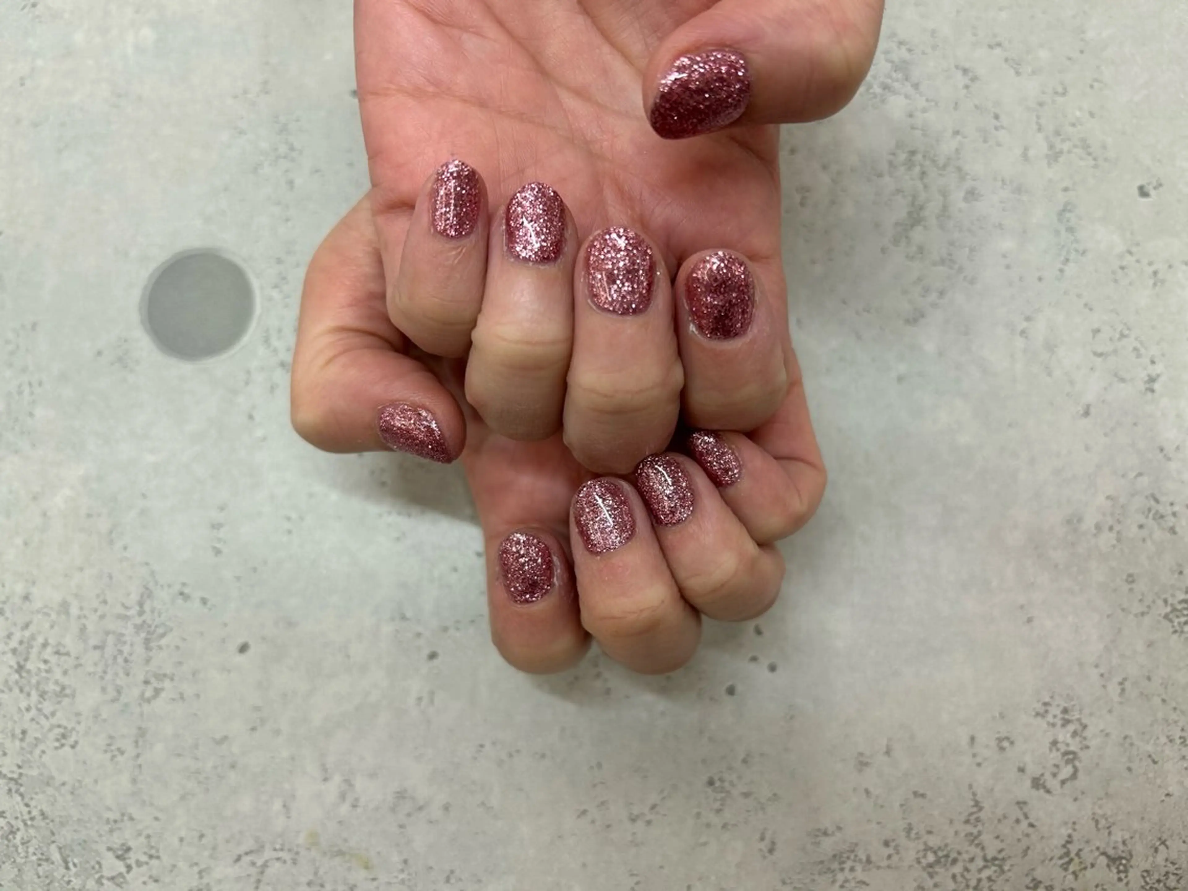 ネイル ラメ(グリッター) ワンカラーネイル ピンク MAXKELLY MAIKAのネイルデザイン