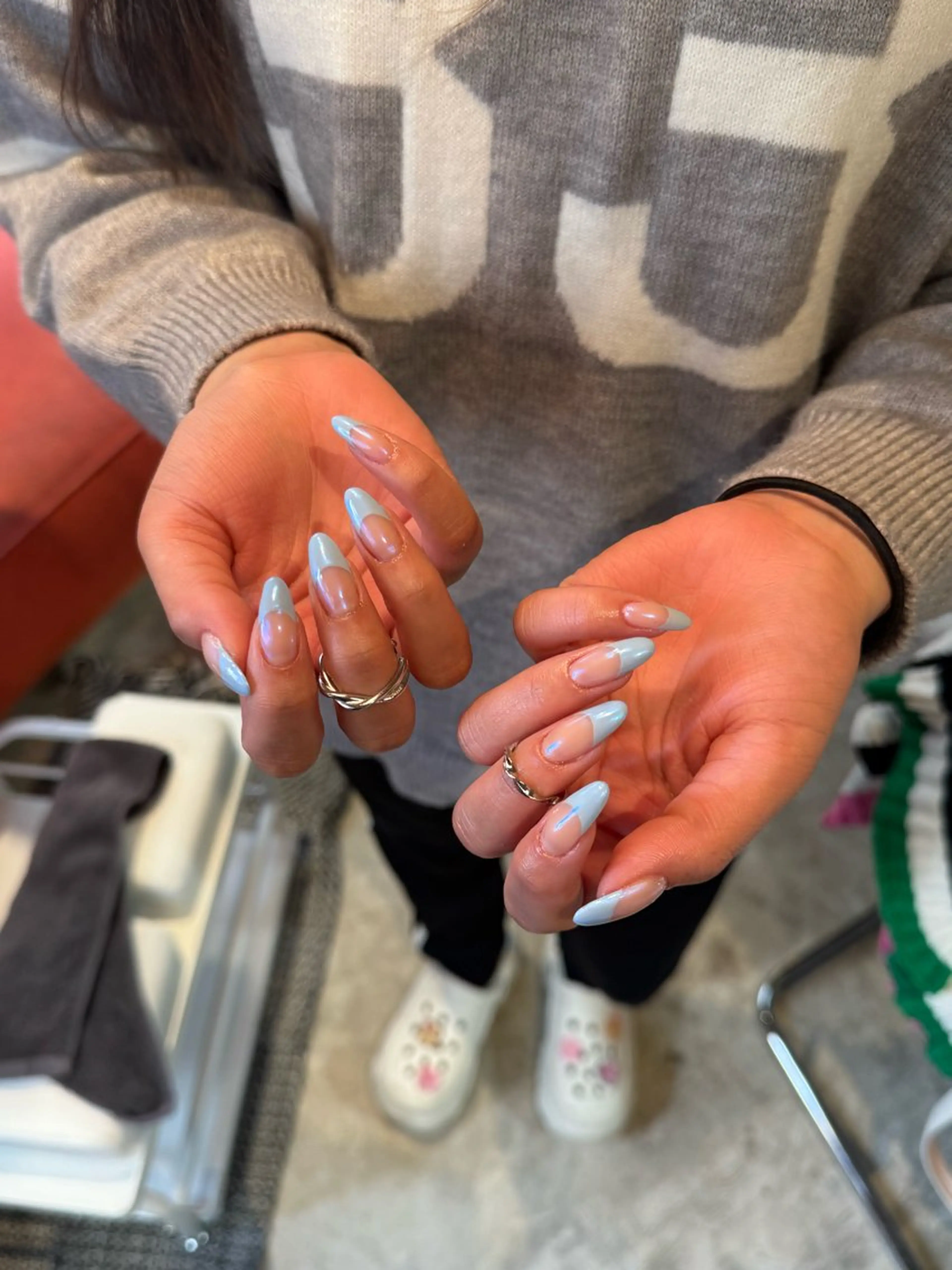 ネイル オーロラネイル フレンチネイル BRAIDZY HOUSE.hair studio所属・吉野 はるかのネイルデザイン