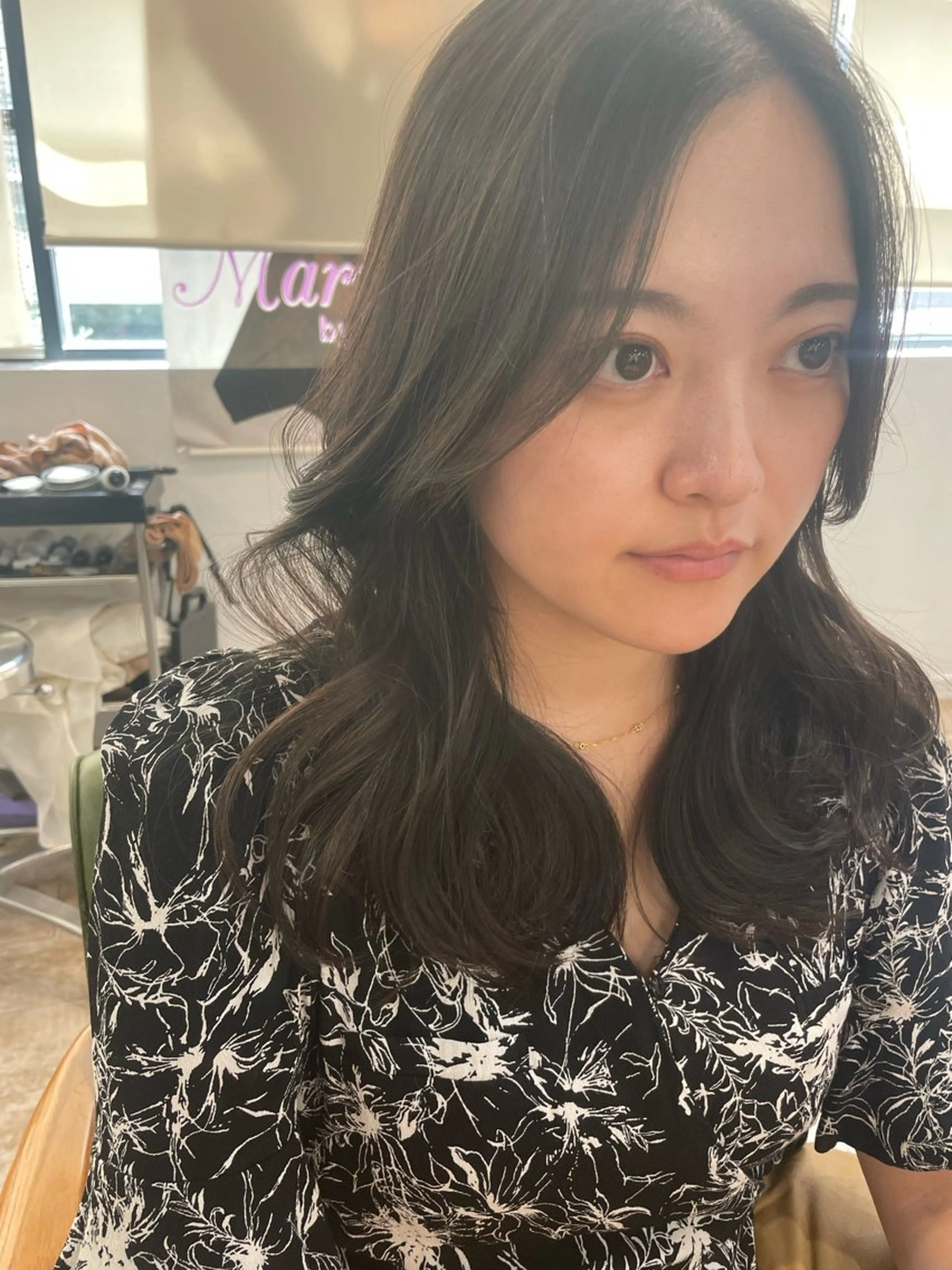 セミロング レイヤーカット 中屋光貴のヘアスタイル