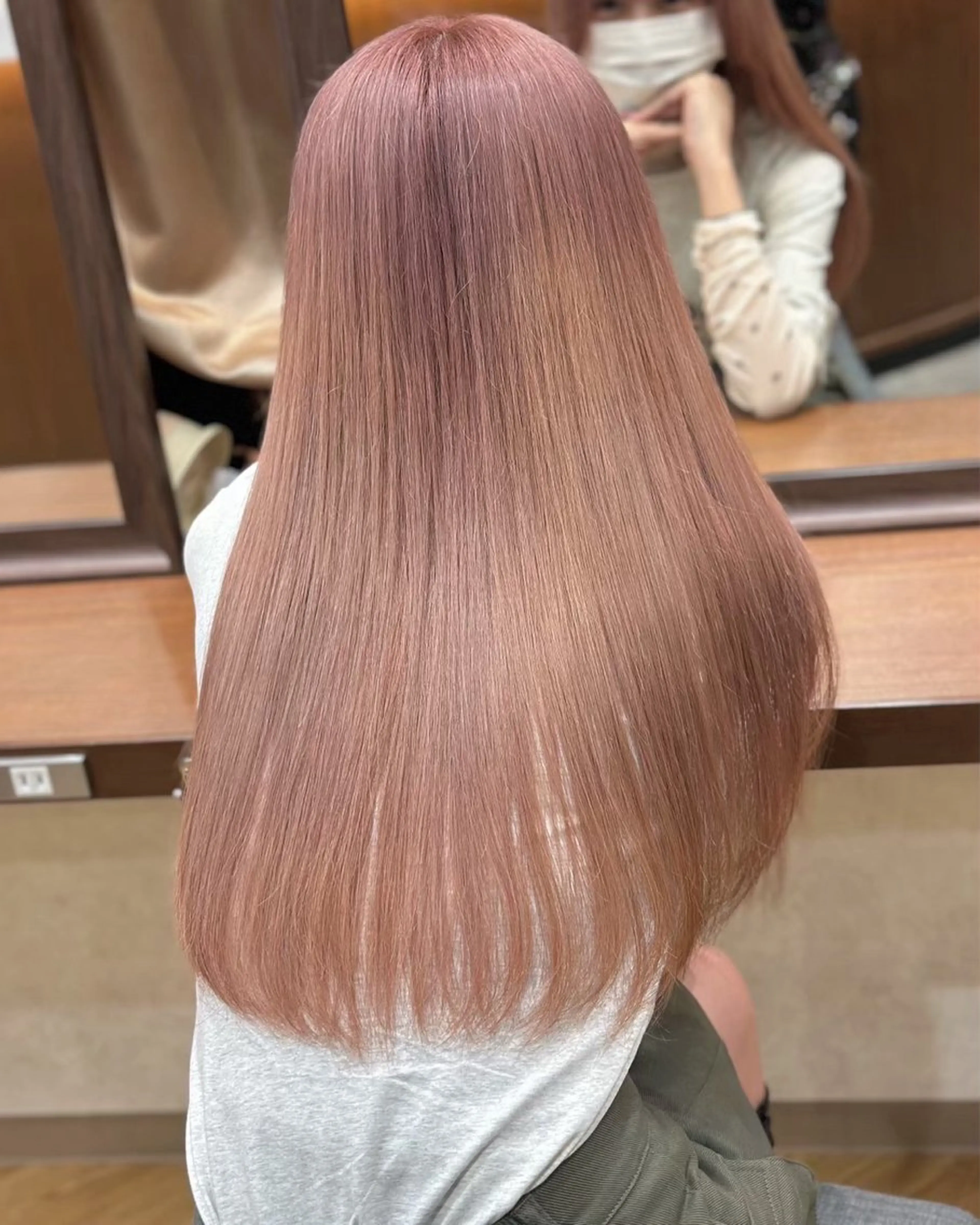 ロング カラー MOMOHA/ 🍑レイヤーカットのヘアスタイル