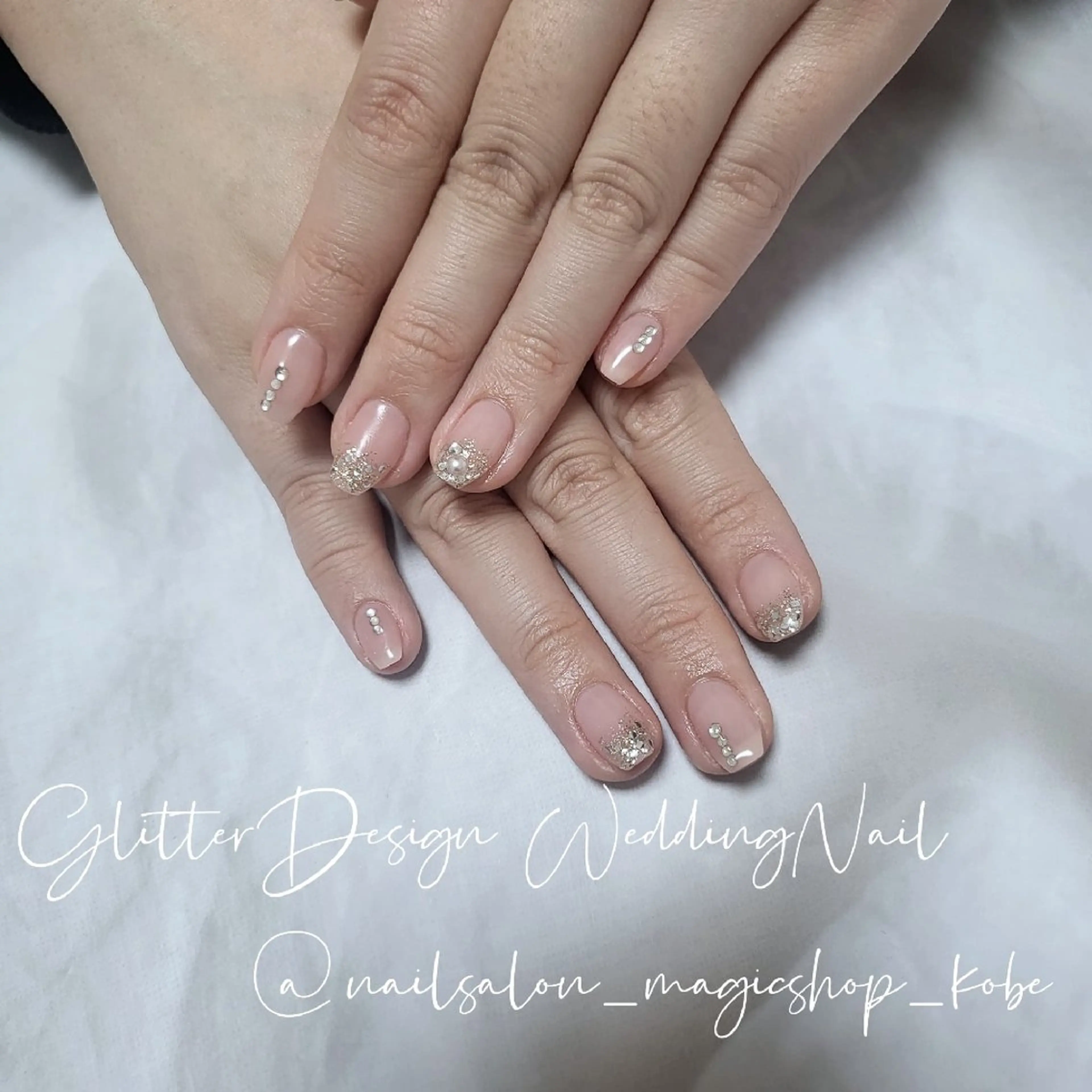 ネイル ジェルネイル ゴールド グラデーション ラメ(グリッター) ピンク ハンドネイル Nailsalon MagicShopのネイルデザイン