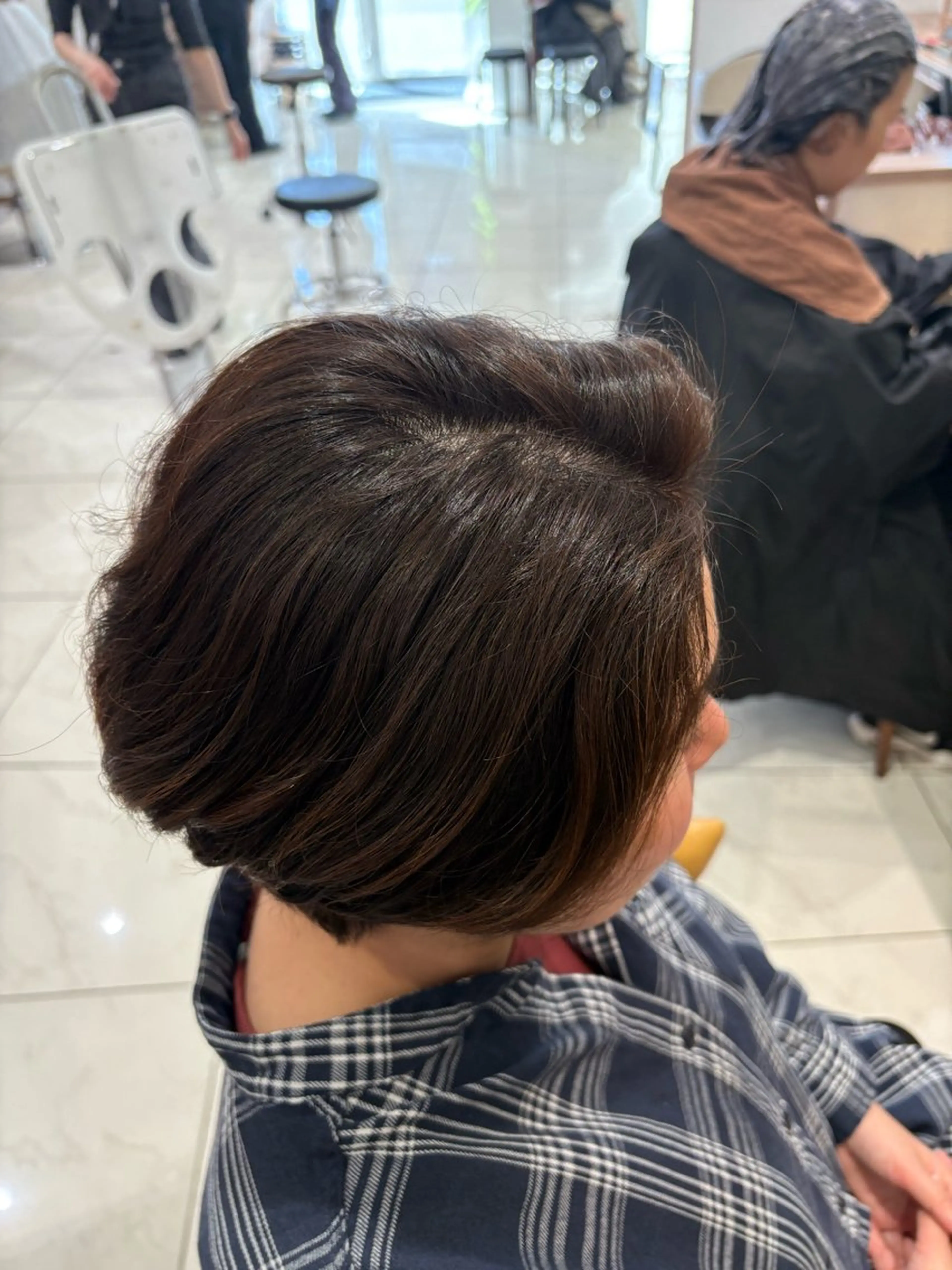 ショート カラー ブラウンカラー 透明感カラー オレンジ ヘアカラー 🌱脱白髪染め特化 🌱岡田将英のヘアスタイル