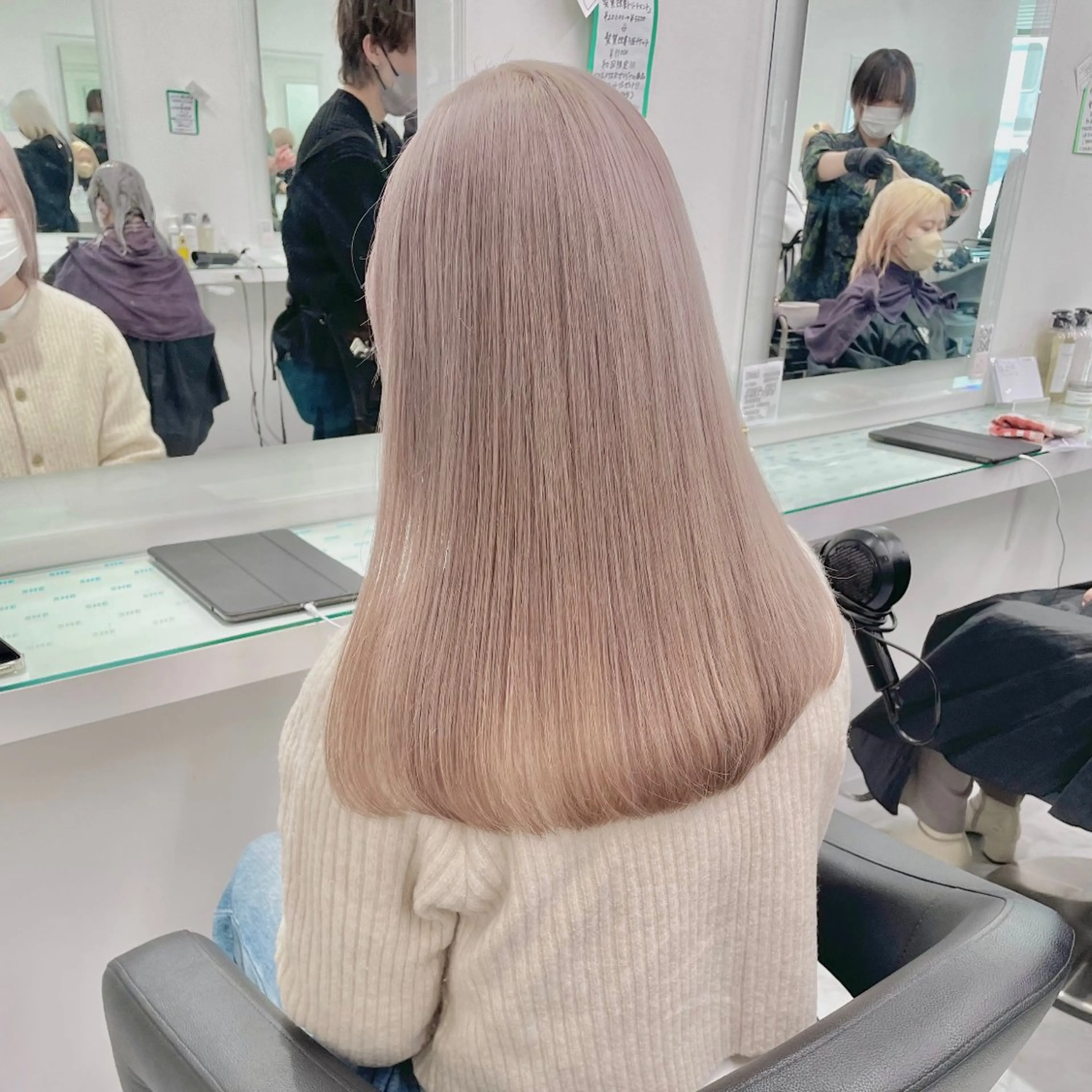 ロング カラー カット ヘアカラー トリートメント 💖韓国×王道 ハイトーン💖のヘアスタイル