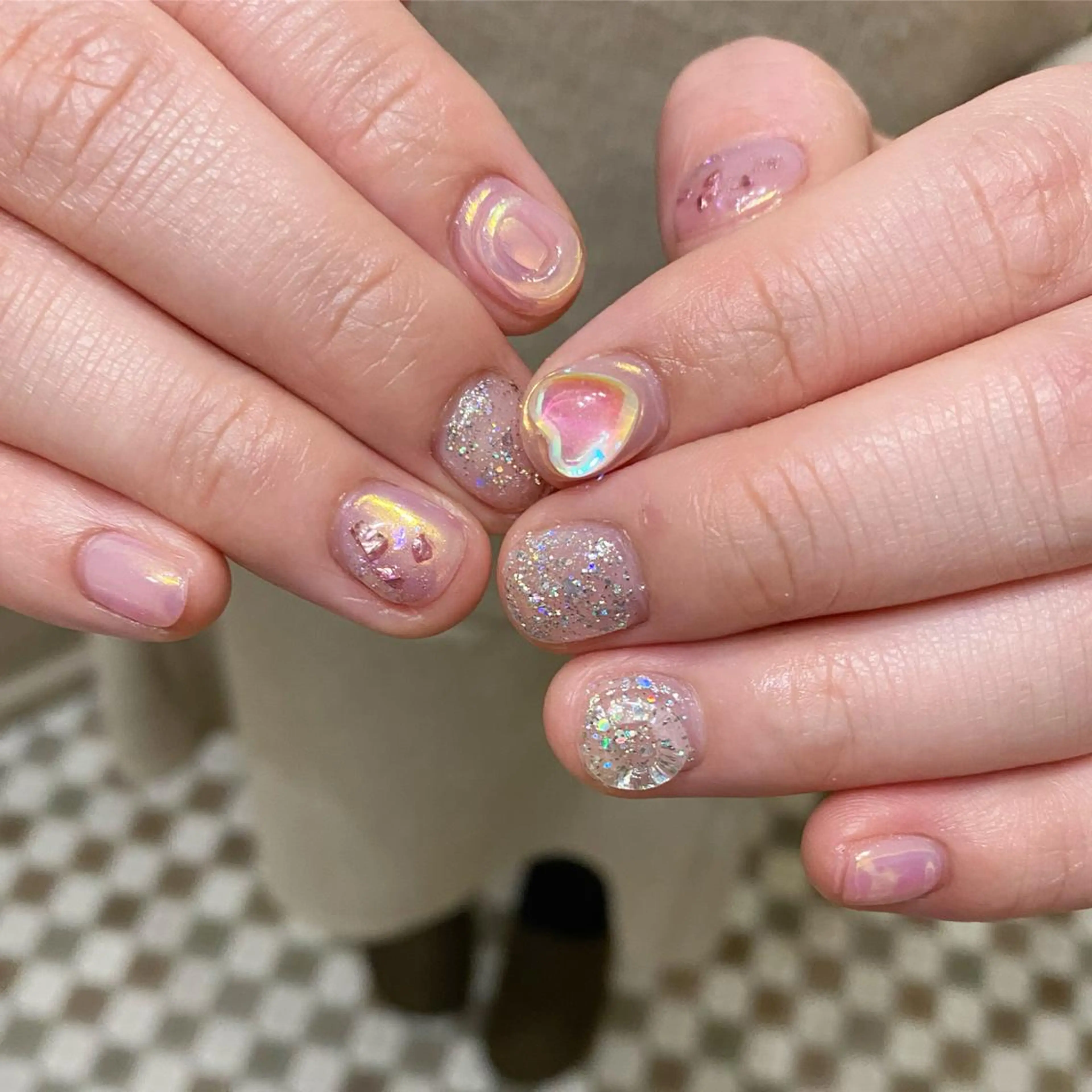 ネイル オーロラネイル ピンク ハンドネイル 梶山 美月のネイルデザイン