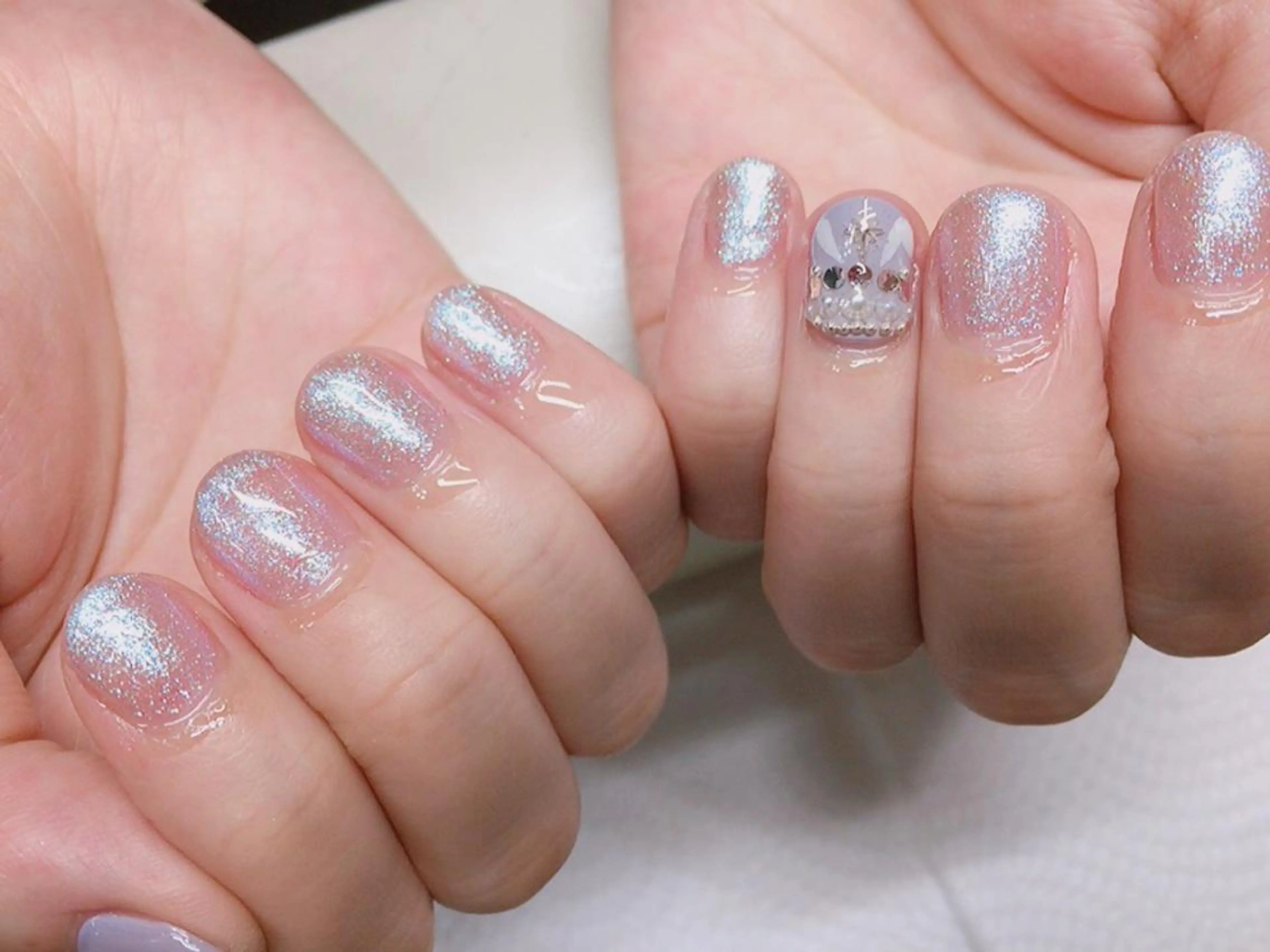 ネイル ストーンネイル ガールネイルサロン所属・ガール ネイルサロンのネイルデザイン