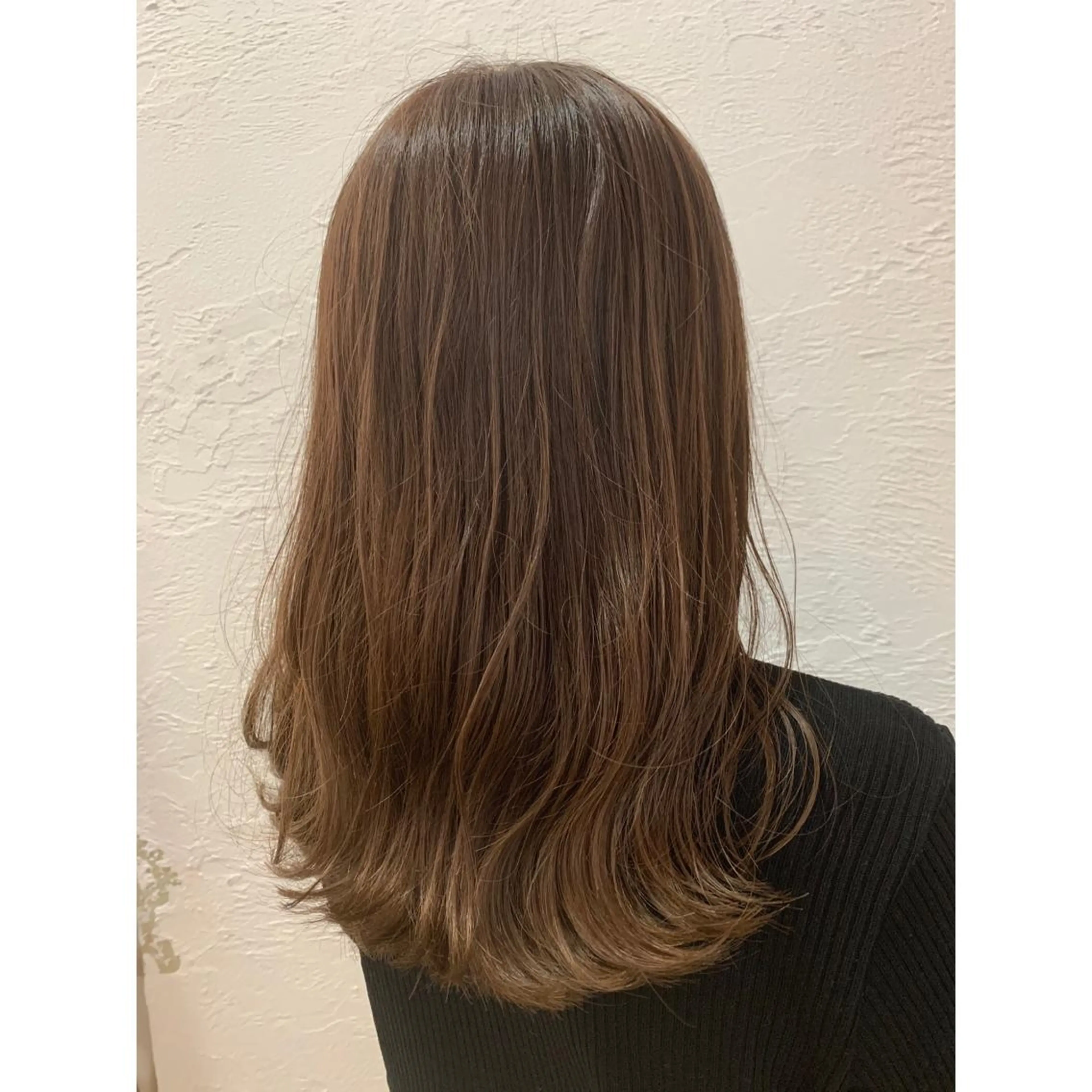 セミロング カラー カット ヘアカラー fio マナミのヘアスタイル