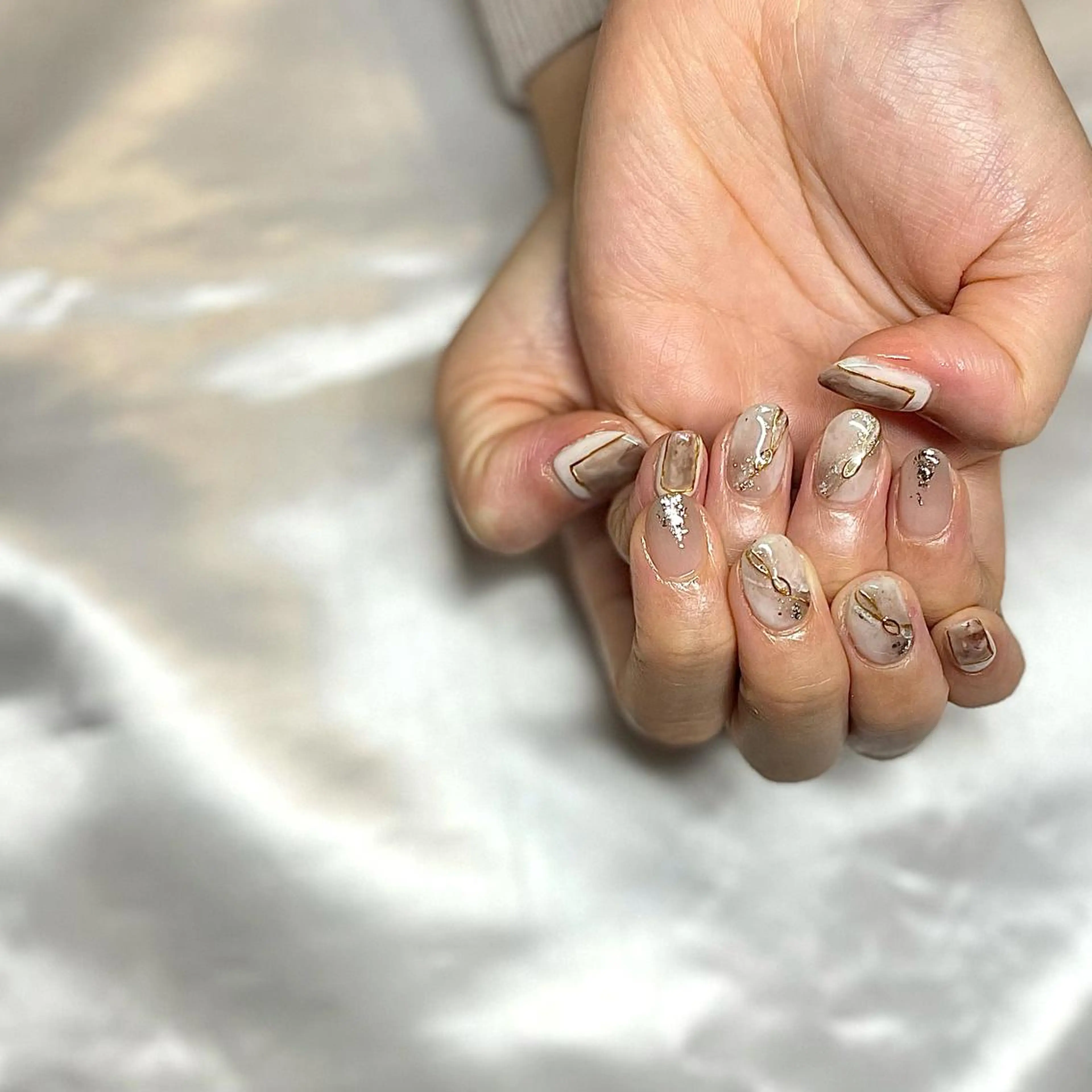 ショート カラー パーマ ヘアアレンジ メンズ キッズ ネイル マツエク・マツパ グレージュ ミラーネイル nail&eye Aoのマツエク・マツパデザイン