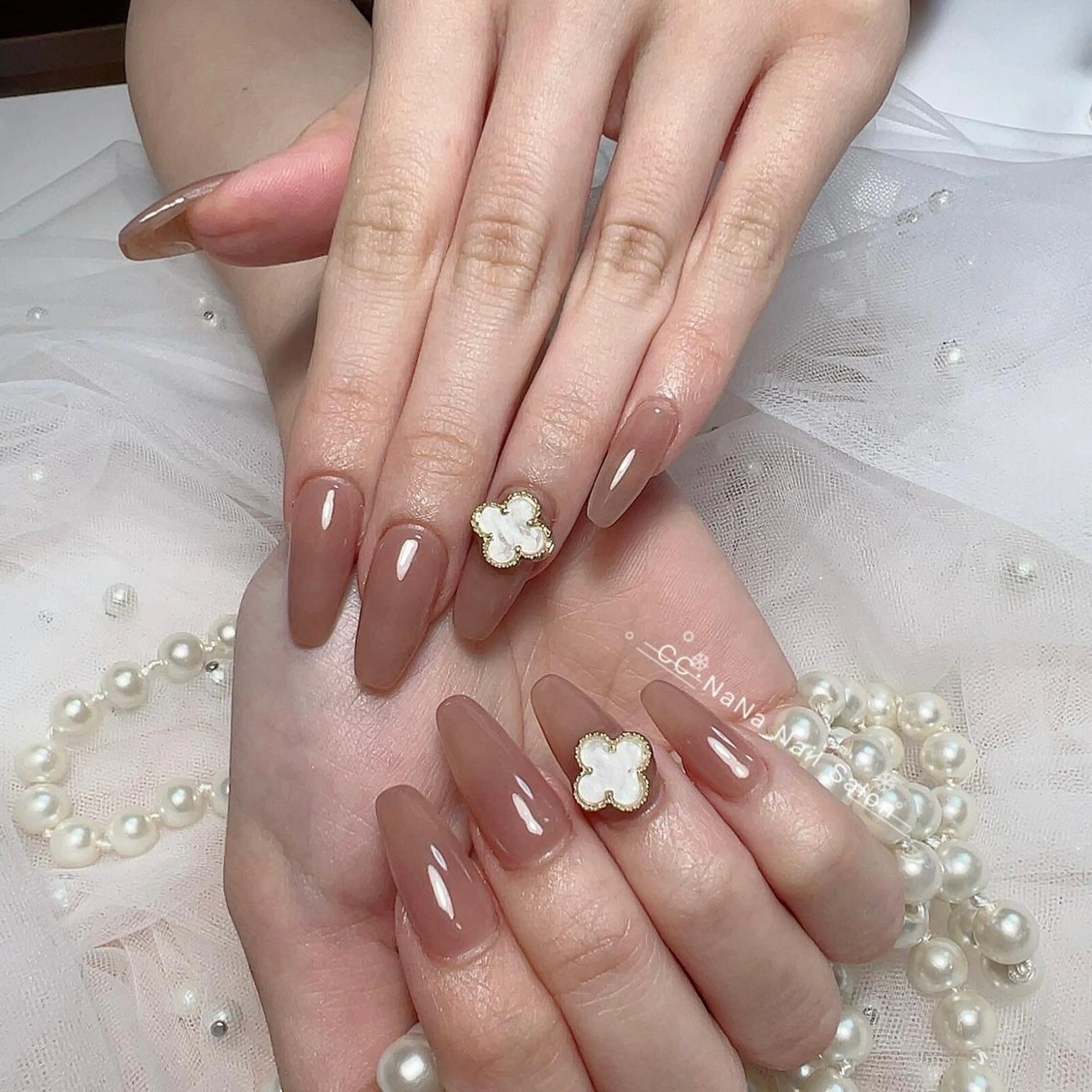 ネイル チークネイル フラッシュネイル ハート キラキラネイル 韓国ネイル 💎CC・NaNa 韓国風ネイル🌙Cのネイルデザイン