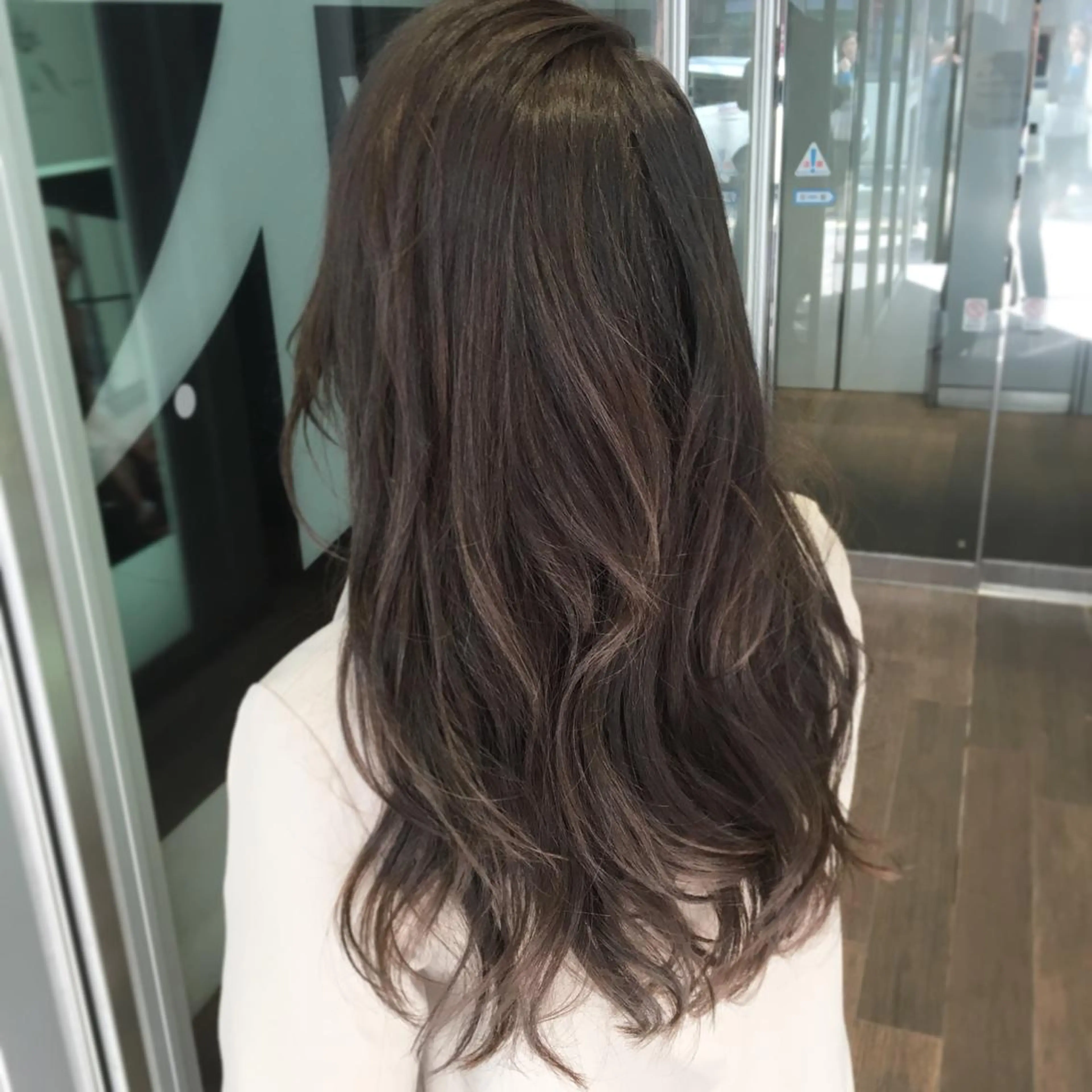 ロング カラー ブルーカラー ブルージュ ヘアカラー トリートメント 木下大地 HAIR  Oneのヘアスタイル