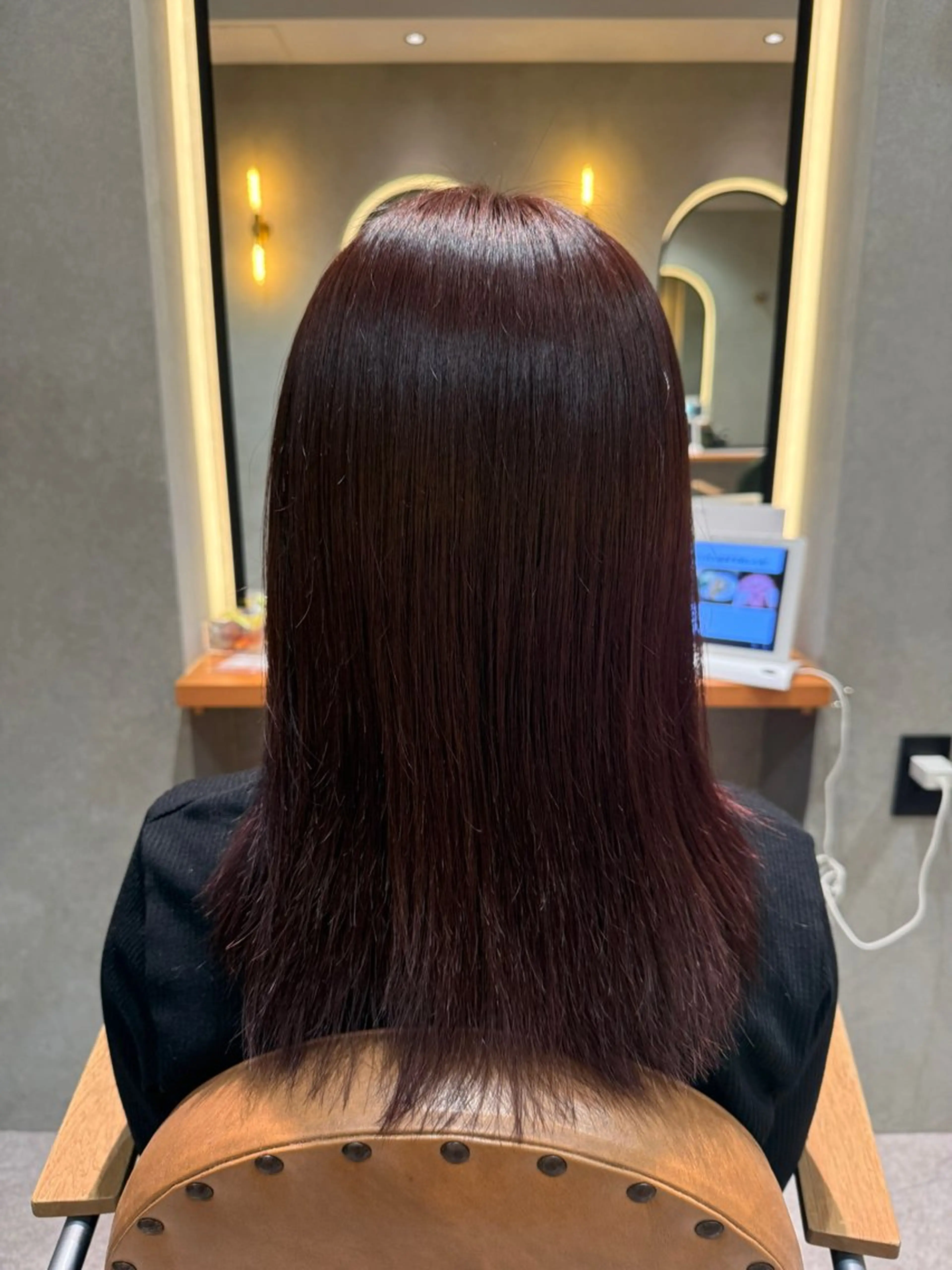 ミディアム限定カット ＋ 透明感ヘアカラーの写真