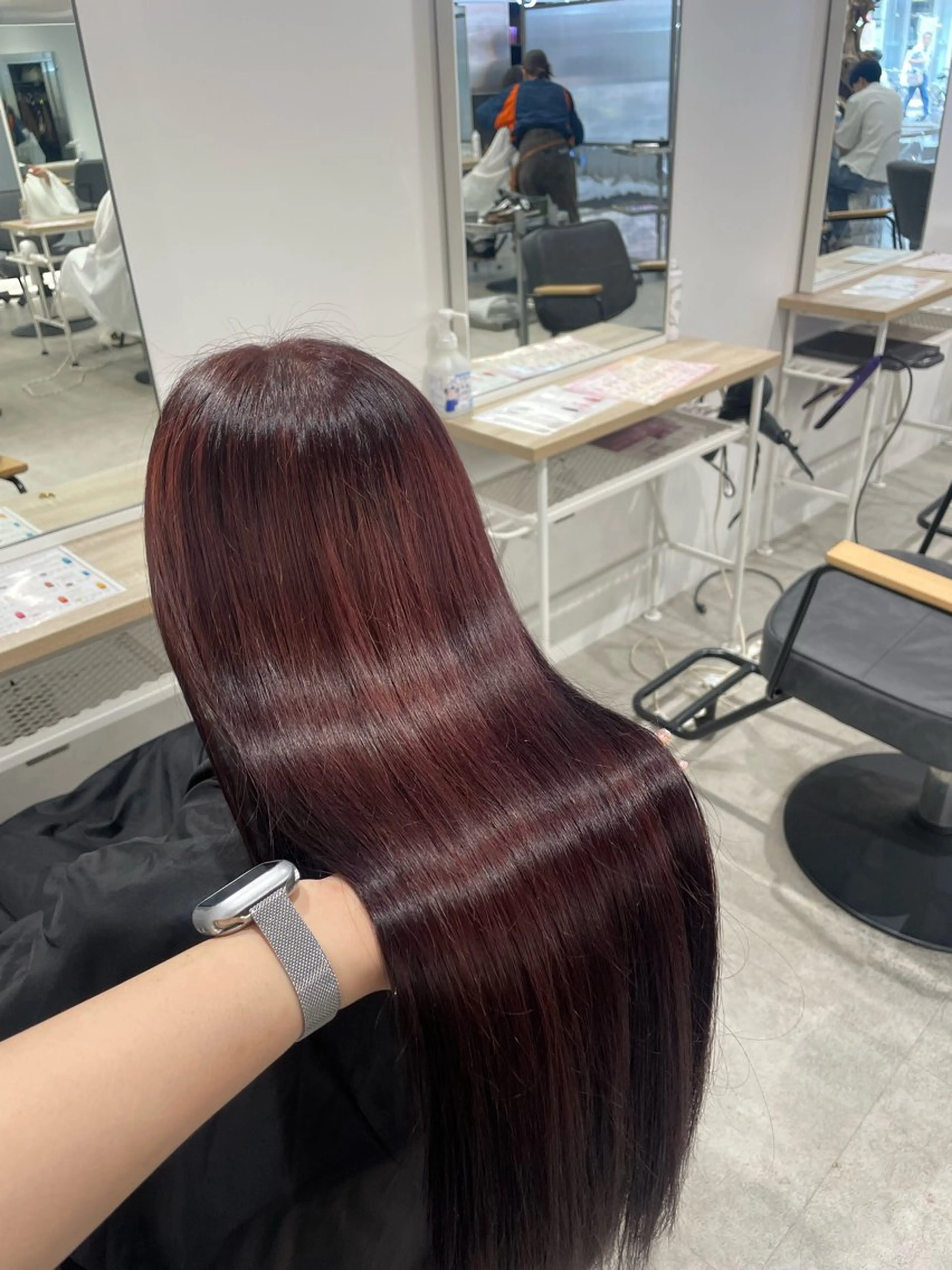 ロング ロングレイヤー 顔まわりレイヤー 顔周りカット 髪質改善 レイヤーカット ARISA︎ ハイトーン/メンズCのヘアスタイル