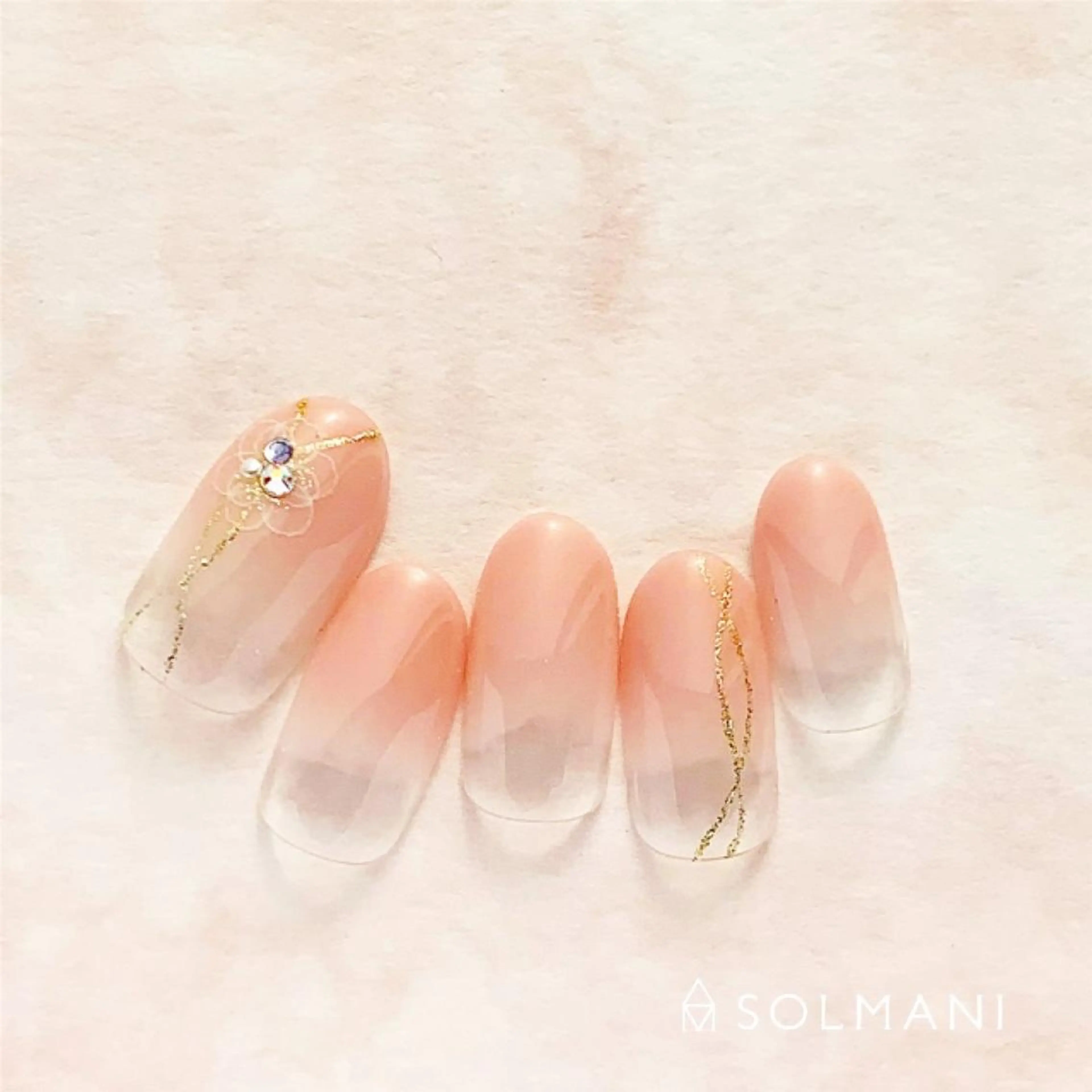 ネイル フラワーネイル SOLMANI 予約担当のネイルデザイン