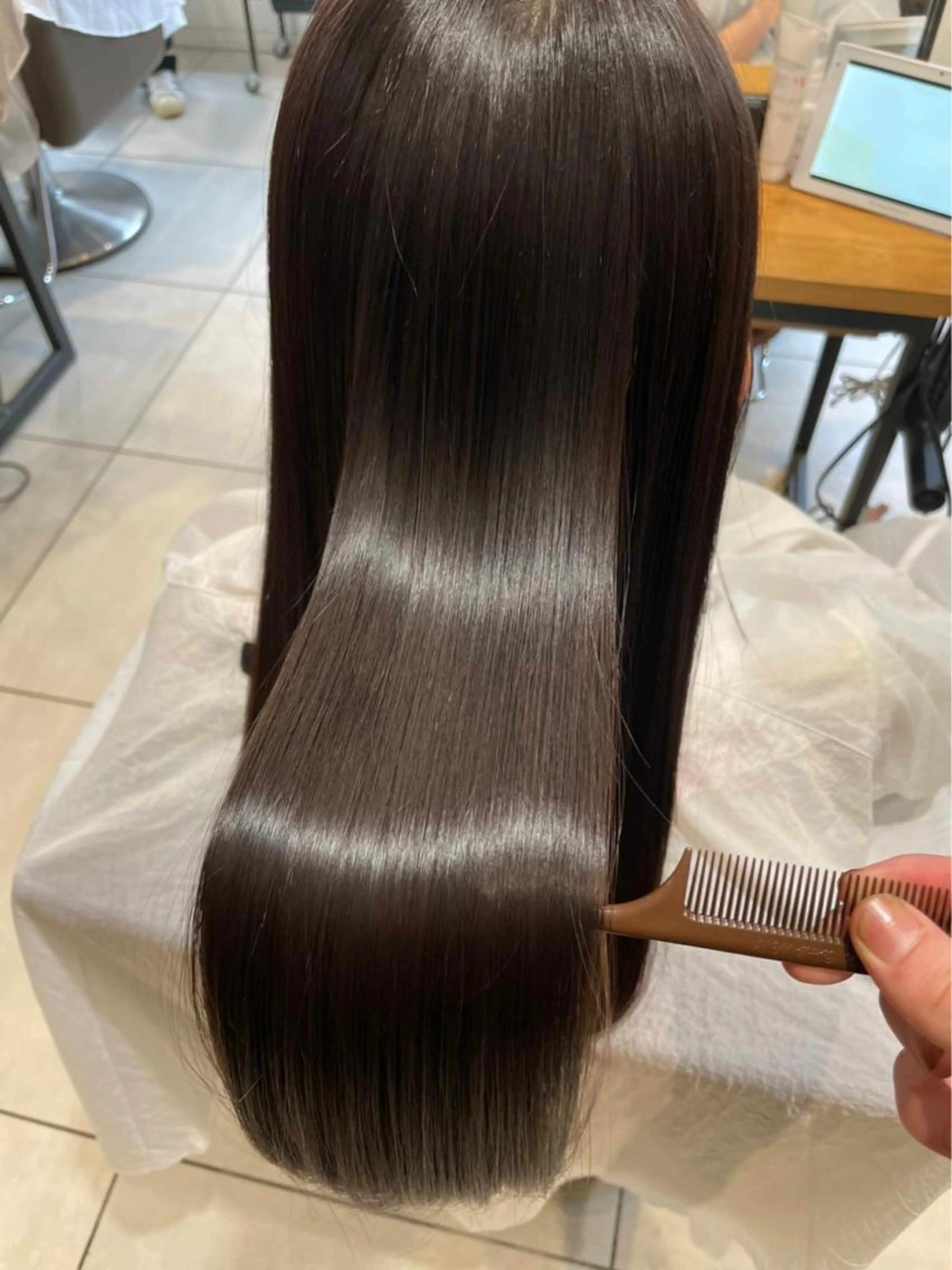 【今月お得】低ダメージ縮毛矯正＋トーンダウンカラー＋最高級3step内部補強トリートメントの写真