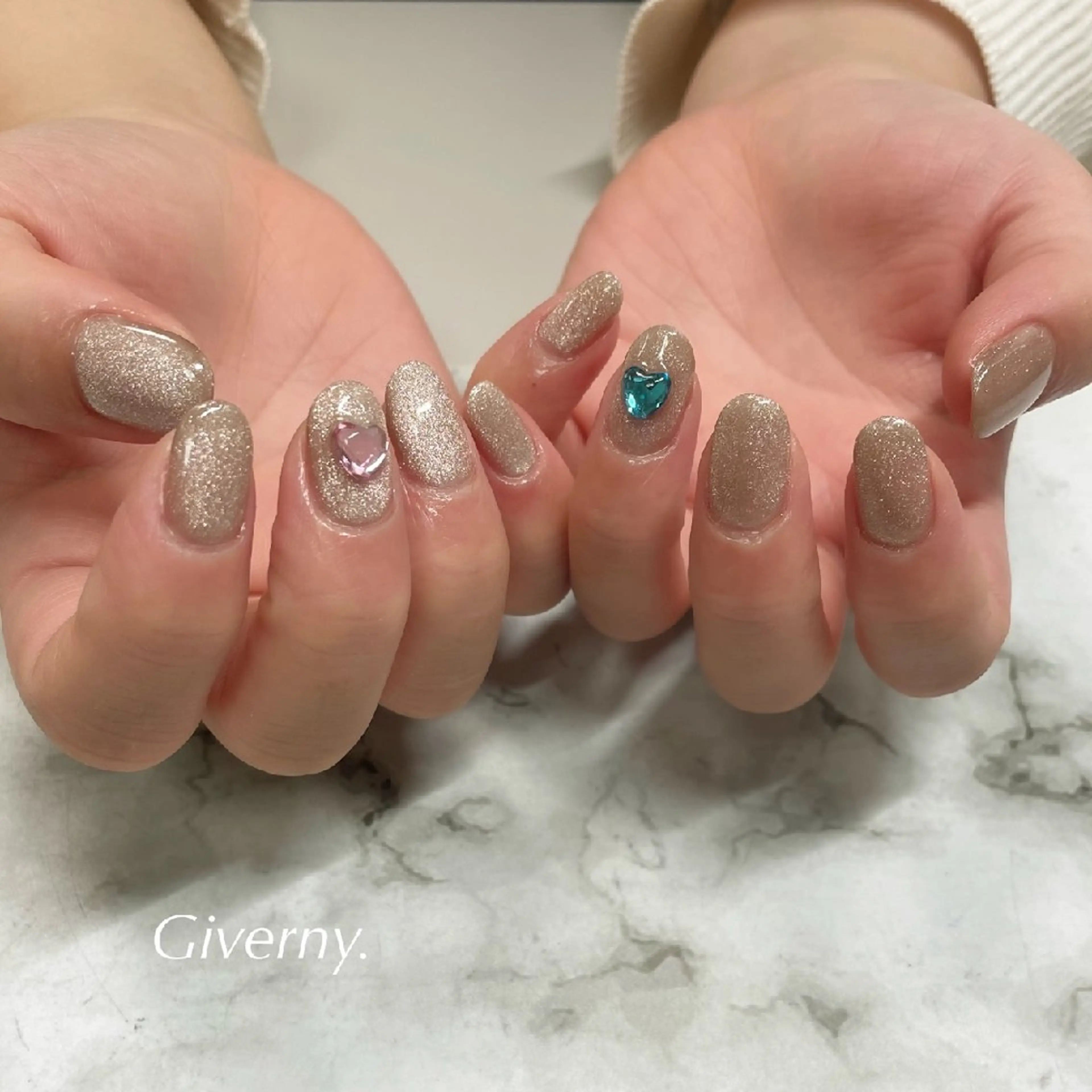 ネイル マグネットネイル ハンドネイル Giverny .のネイルデザイン