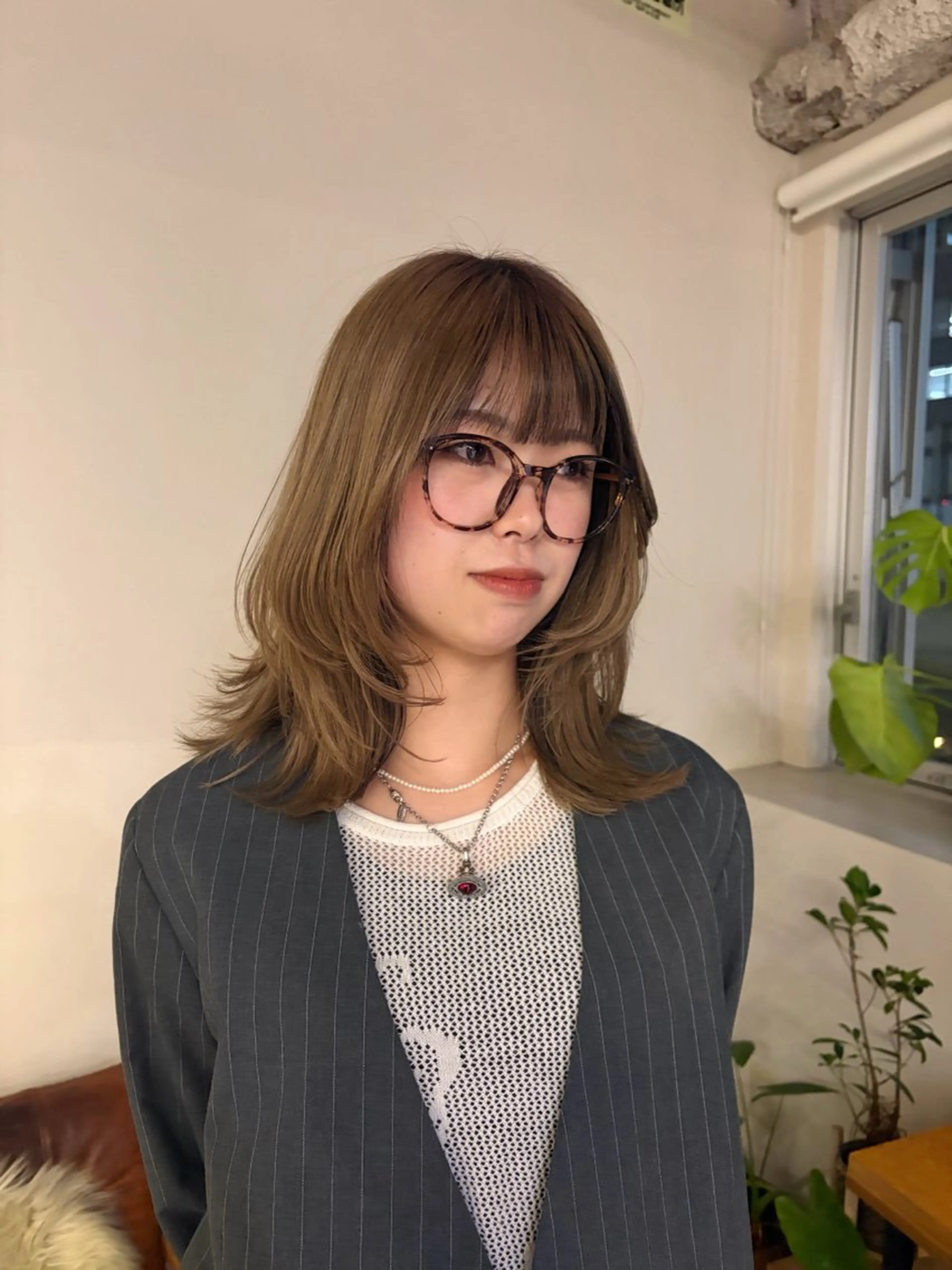 ミディアム くびれヘア くびれレイヤー レイヤーカット カット 似合わせレイヤー/ 透明感カラー/天王寺のヘアスタイル