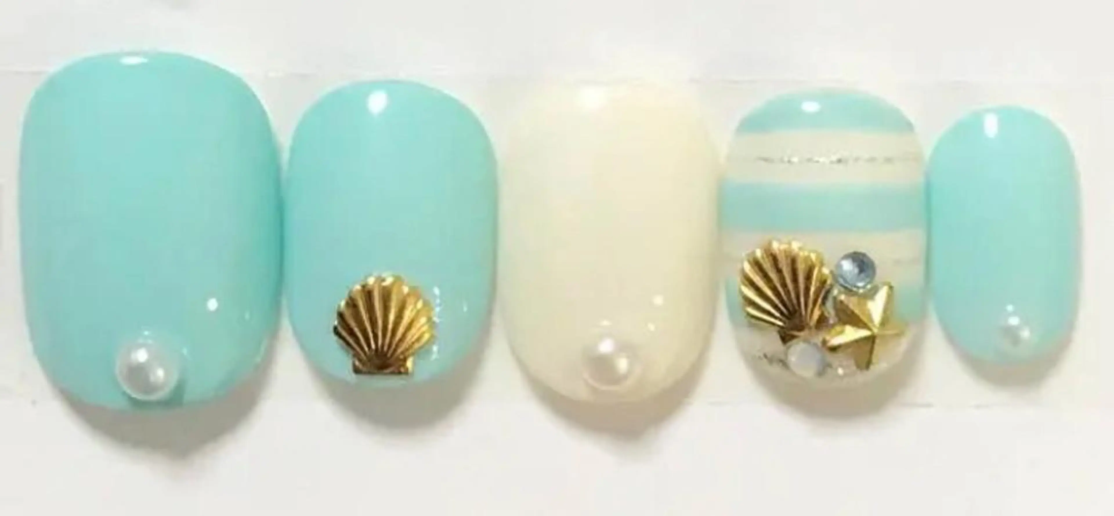 ネイル ハンドネイル ゲン レイカのネイルデザイン