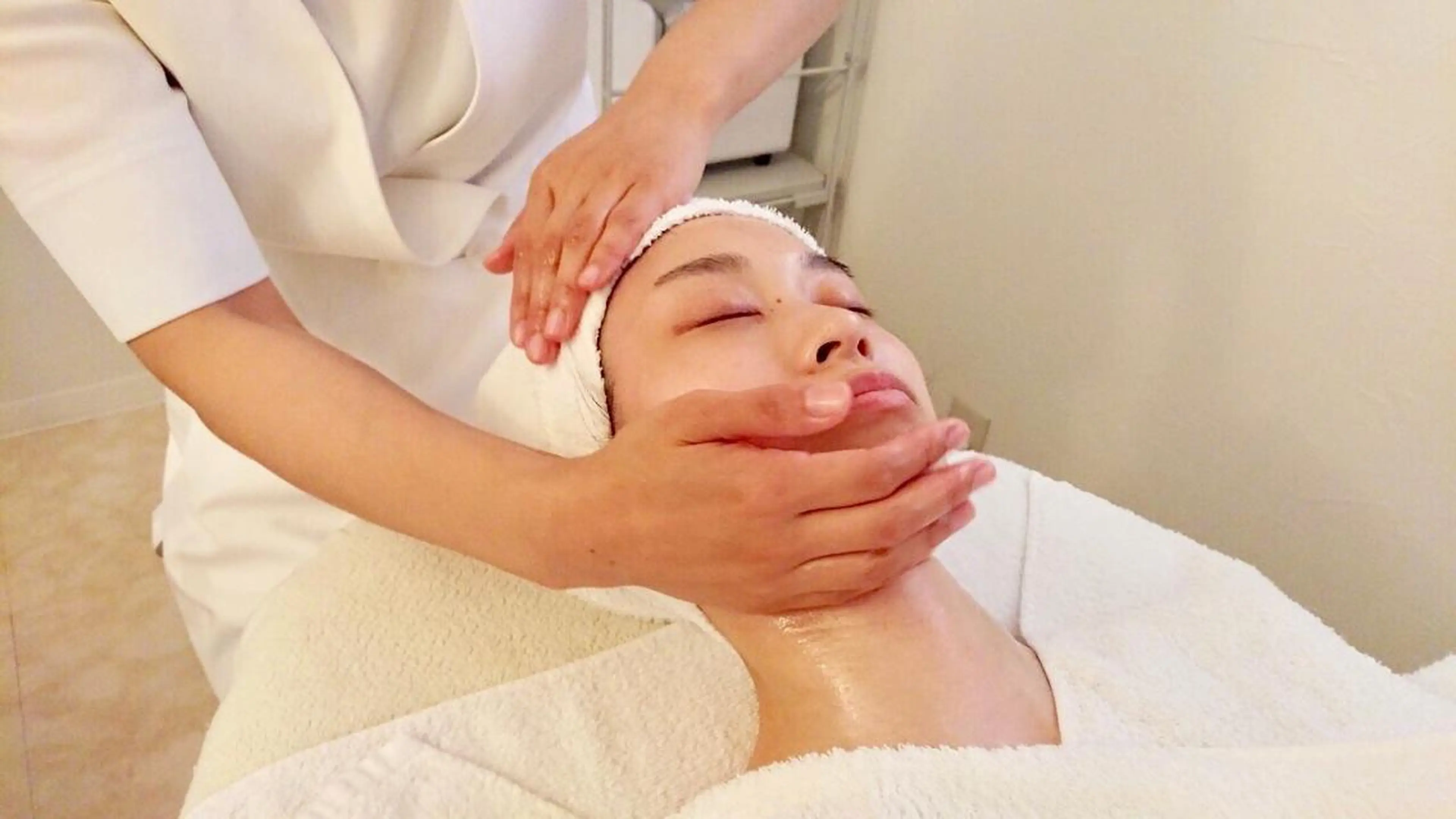 初回限定！【フェイスマッサージ体験】エステに通ってみたいと思っていた方に！肌がつるつるになる♡【好評につき終了間近！】の写真