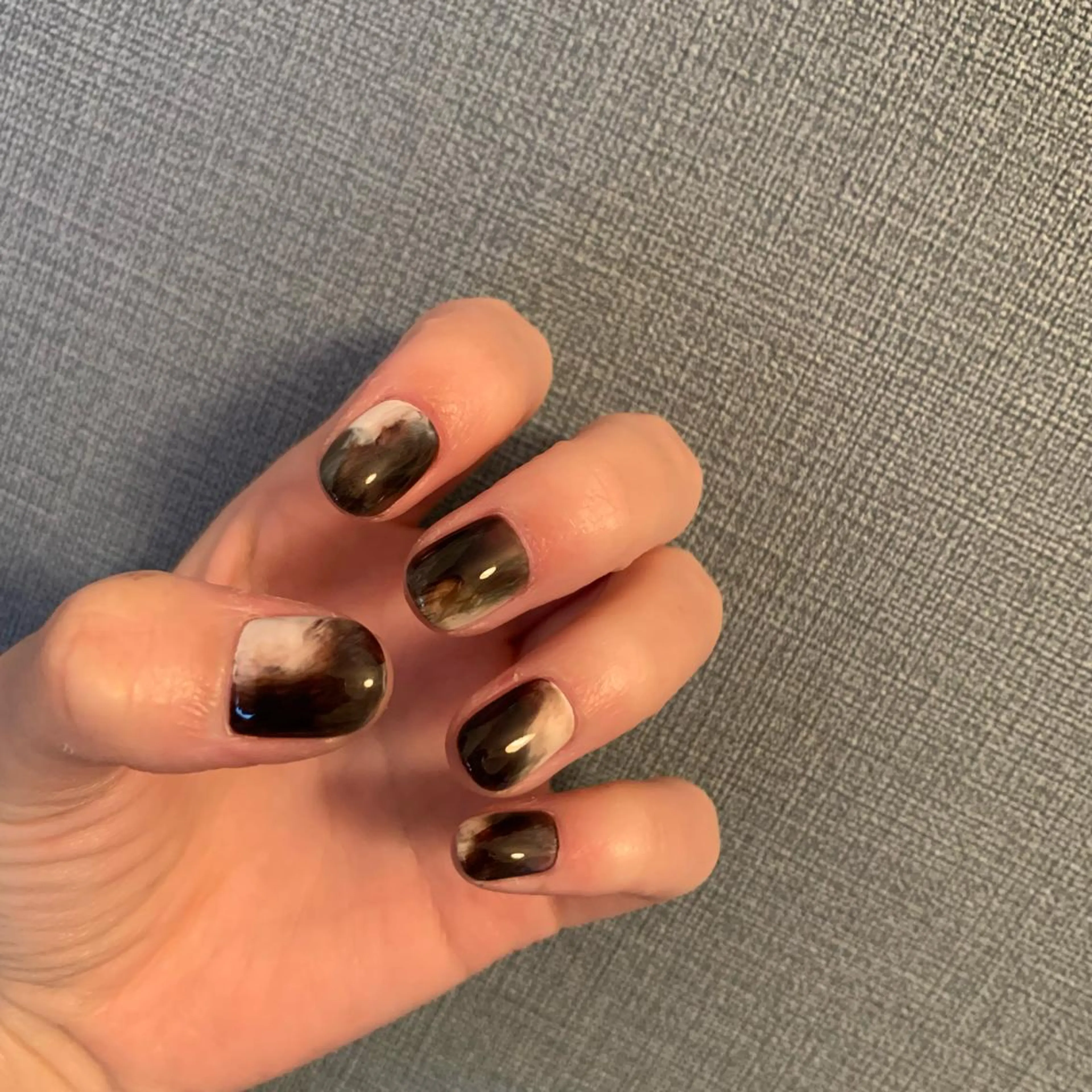 ネイル repos~ルポ~所属・里見 麗のネイルデザイン