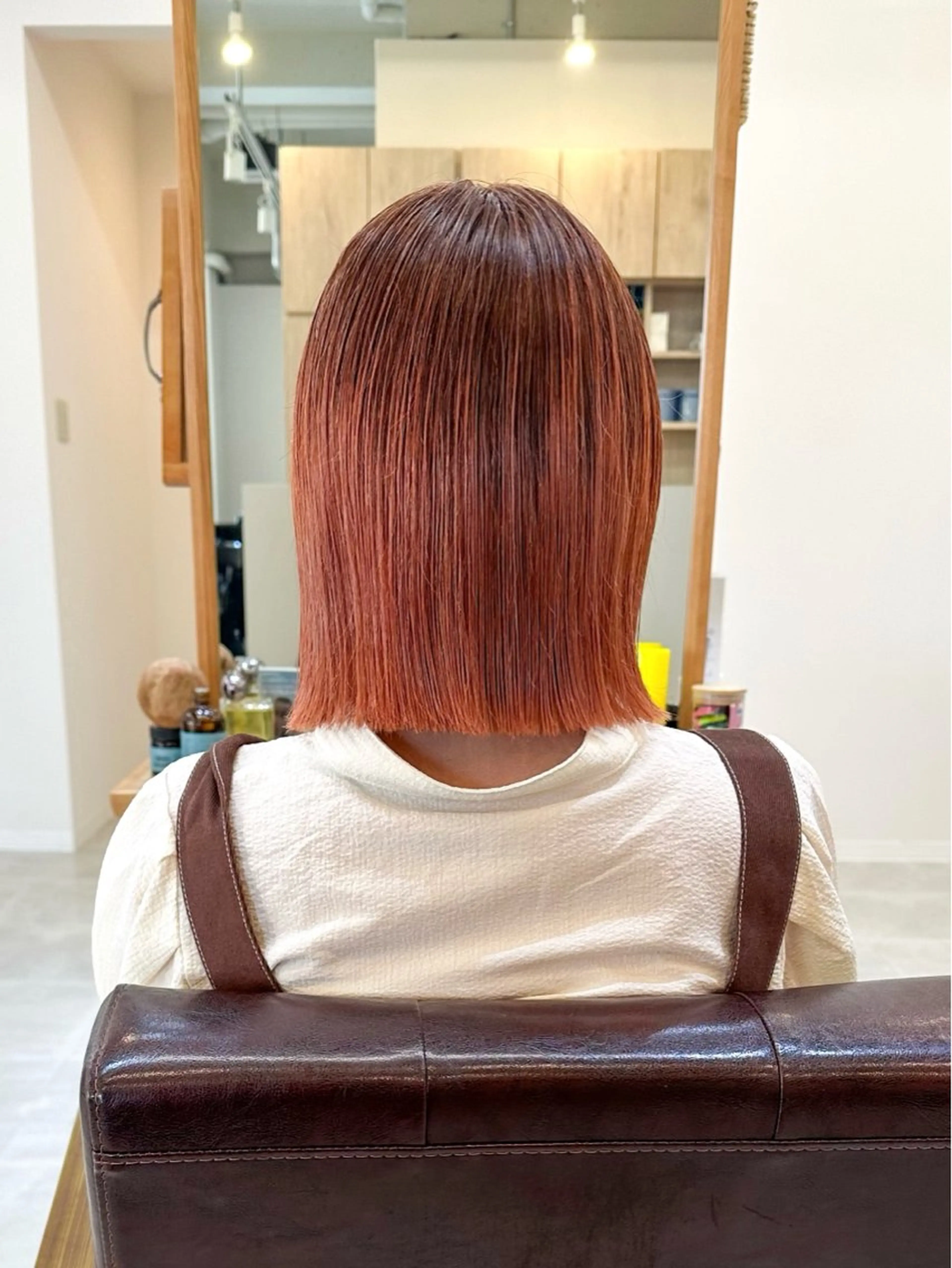 ミディアム カラー ブリーチ オレンジ ボブ カット ヘアカラー トリートメント 吉田 浩太郎のヘアスタイル