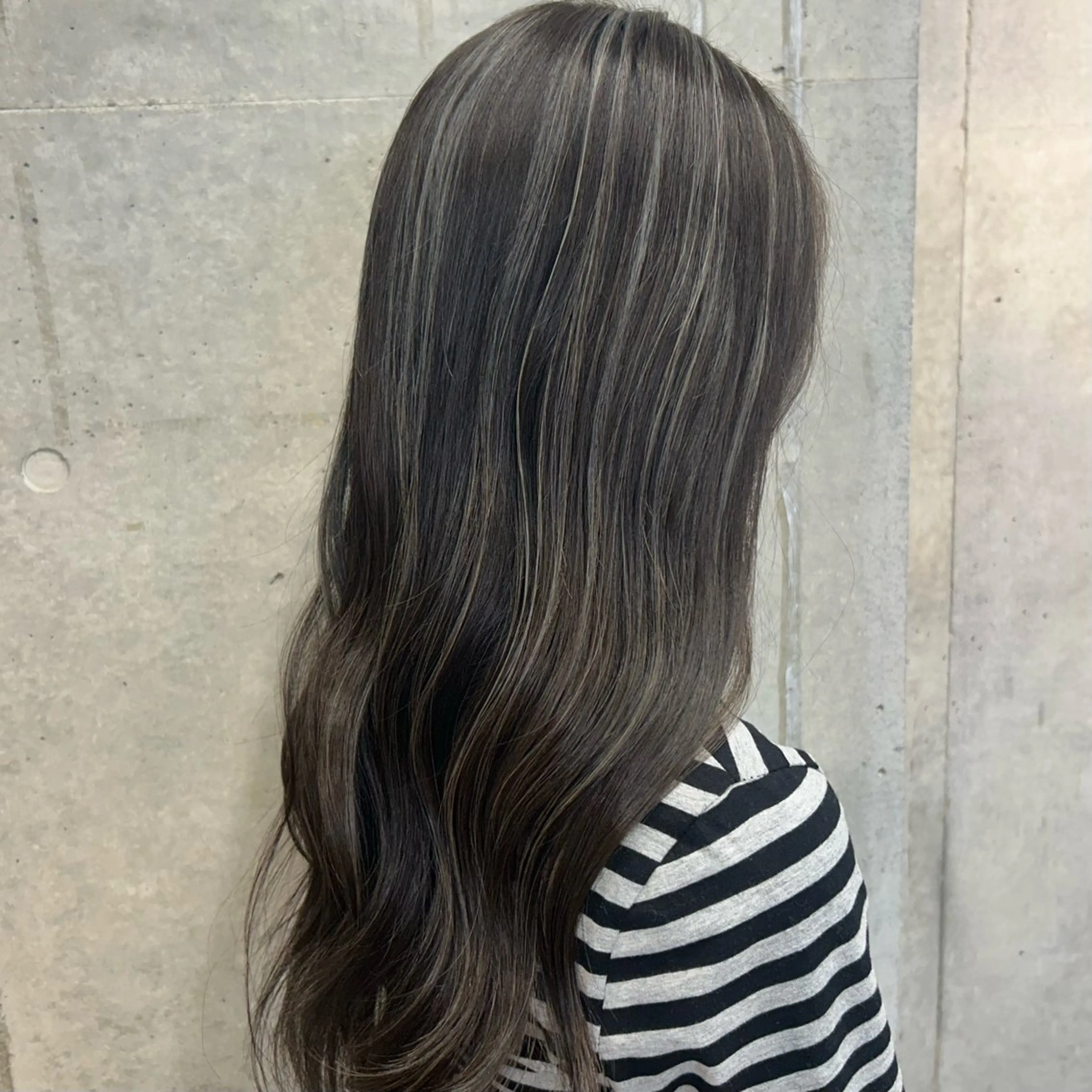 ロング ヘアカラー 🍎ブリーチカラー 🍎KUREA🍎のヘアスタイル