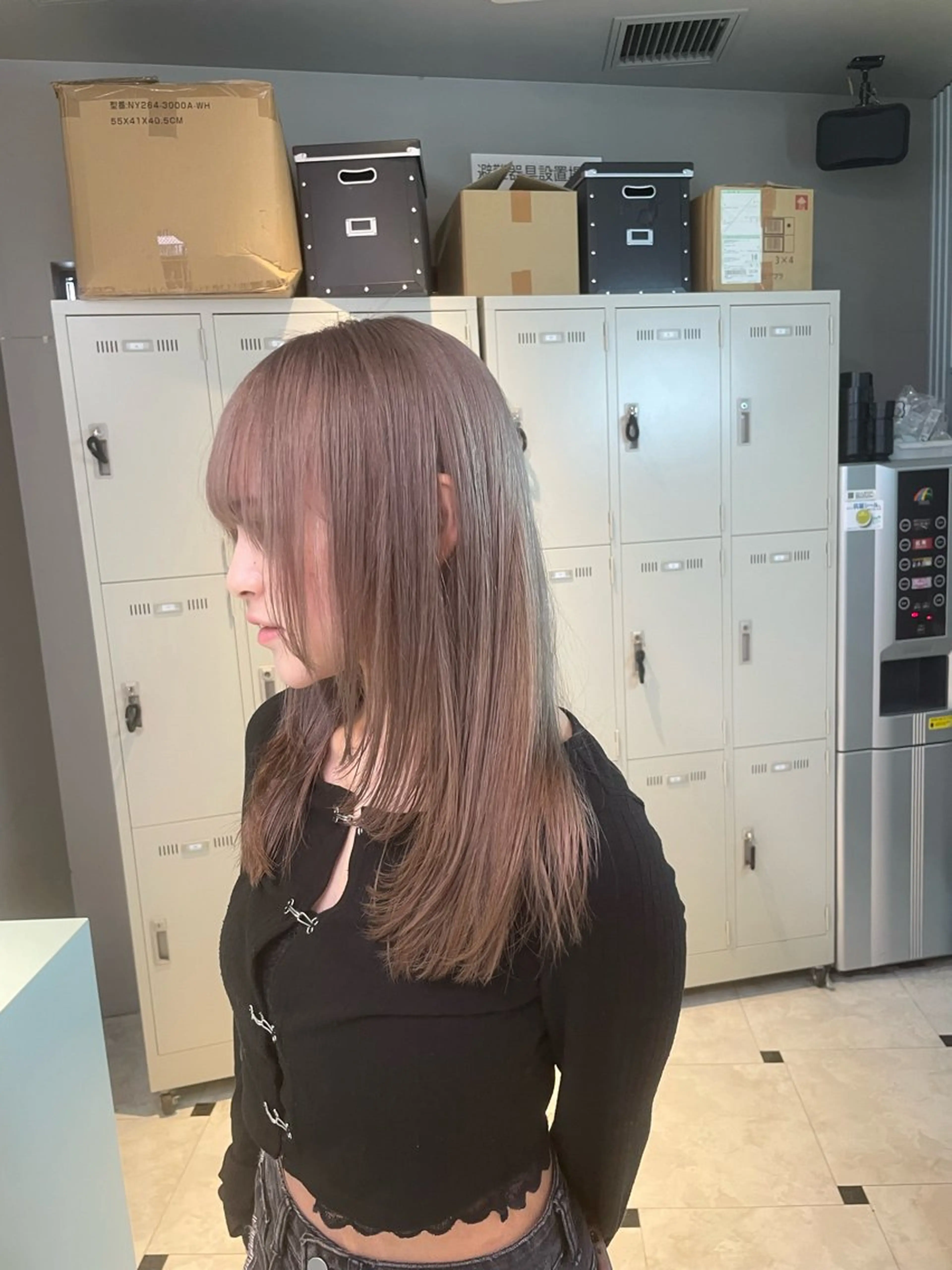 ミディアム ブリーチ✖️ 縮毛LANDのヘアスタイル