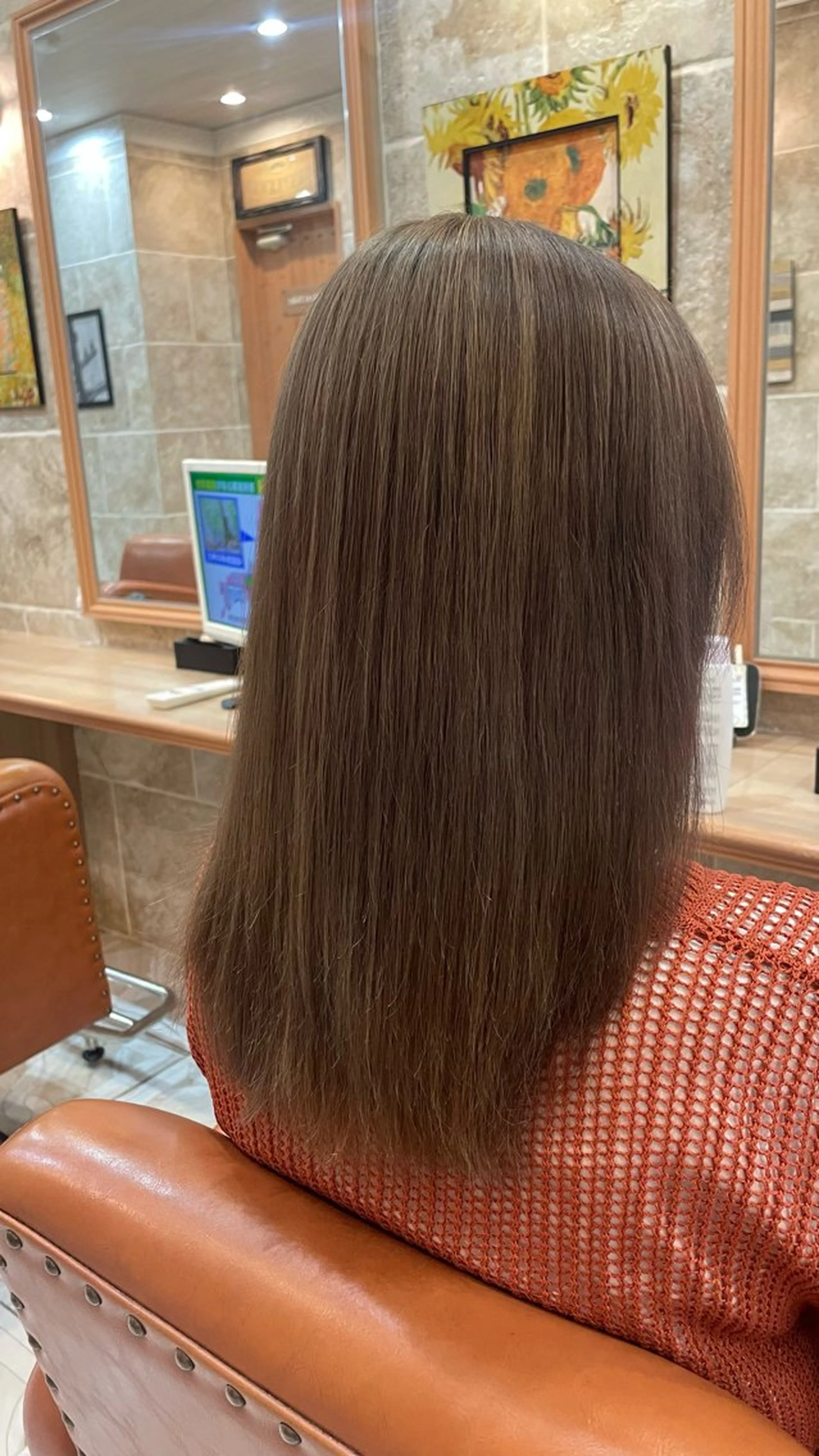 セミロング カラー 松田 唯叶のヘアスタイル