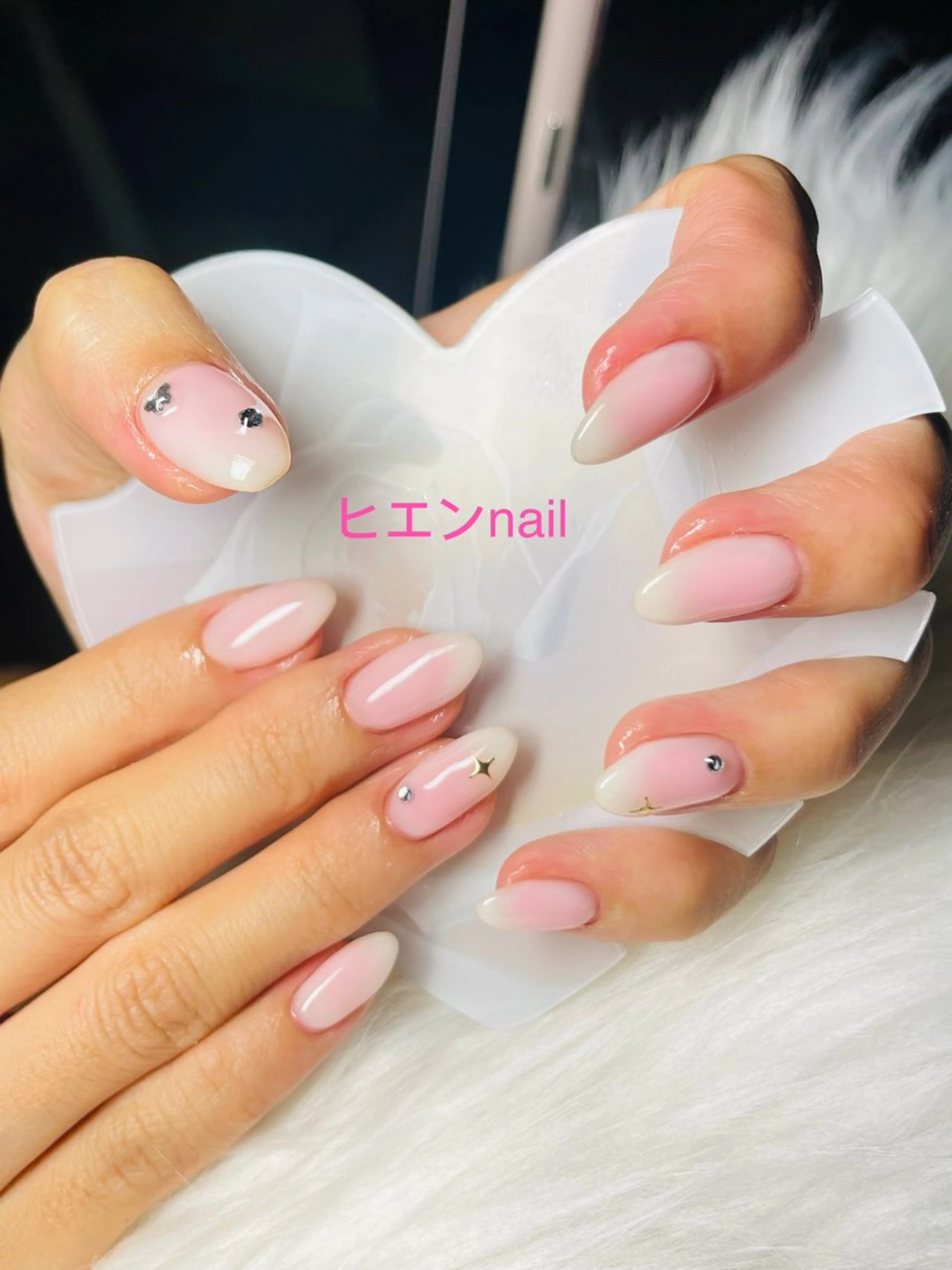 ミディアム ヒエン NAILのネイルデザイン