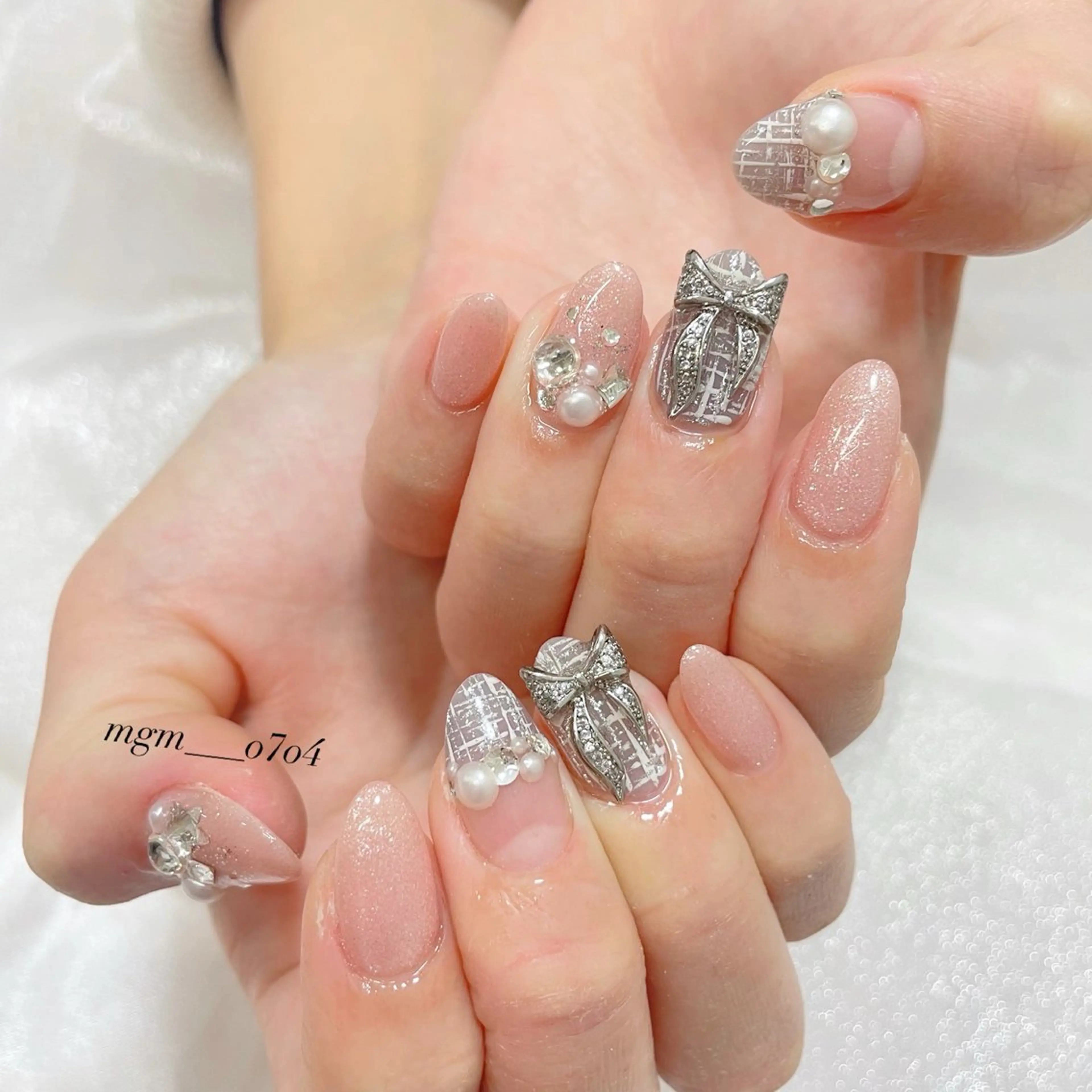 ネイル リボン ハンドネイル ハンドケア MoON...❤︎ MeGuのネイルデザイン