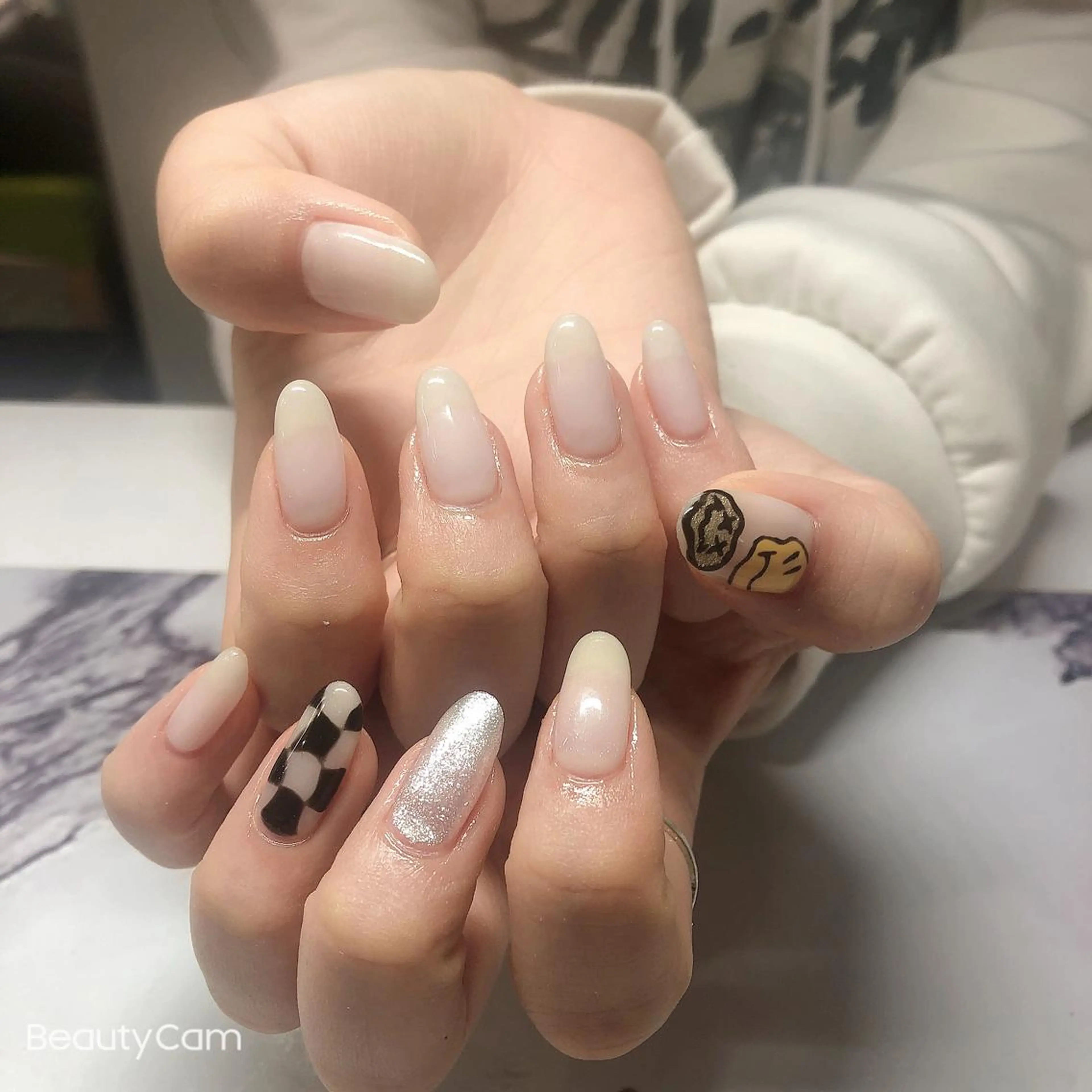 ネイル Guarendo錦糸町店所属・ガレンドウ 白澤 愛子のネイルデザイン