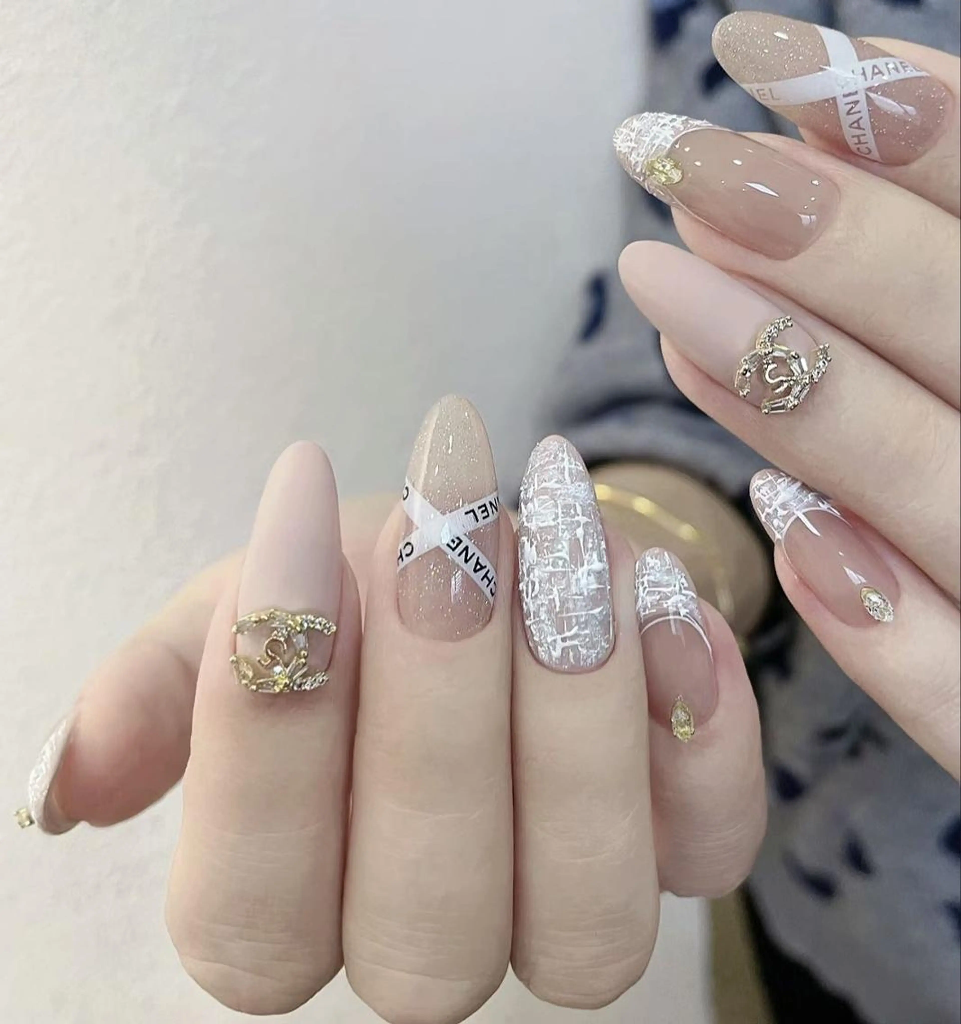 ネイル アートネイル 長さ出し ネイルチップ Queens momoのネイルデザイン